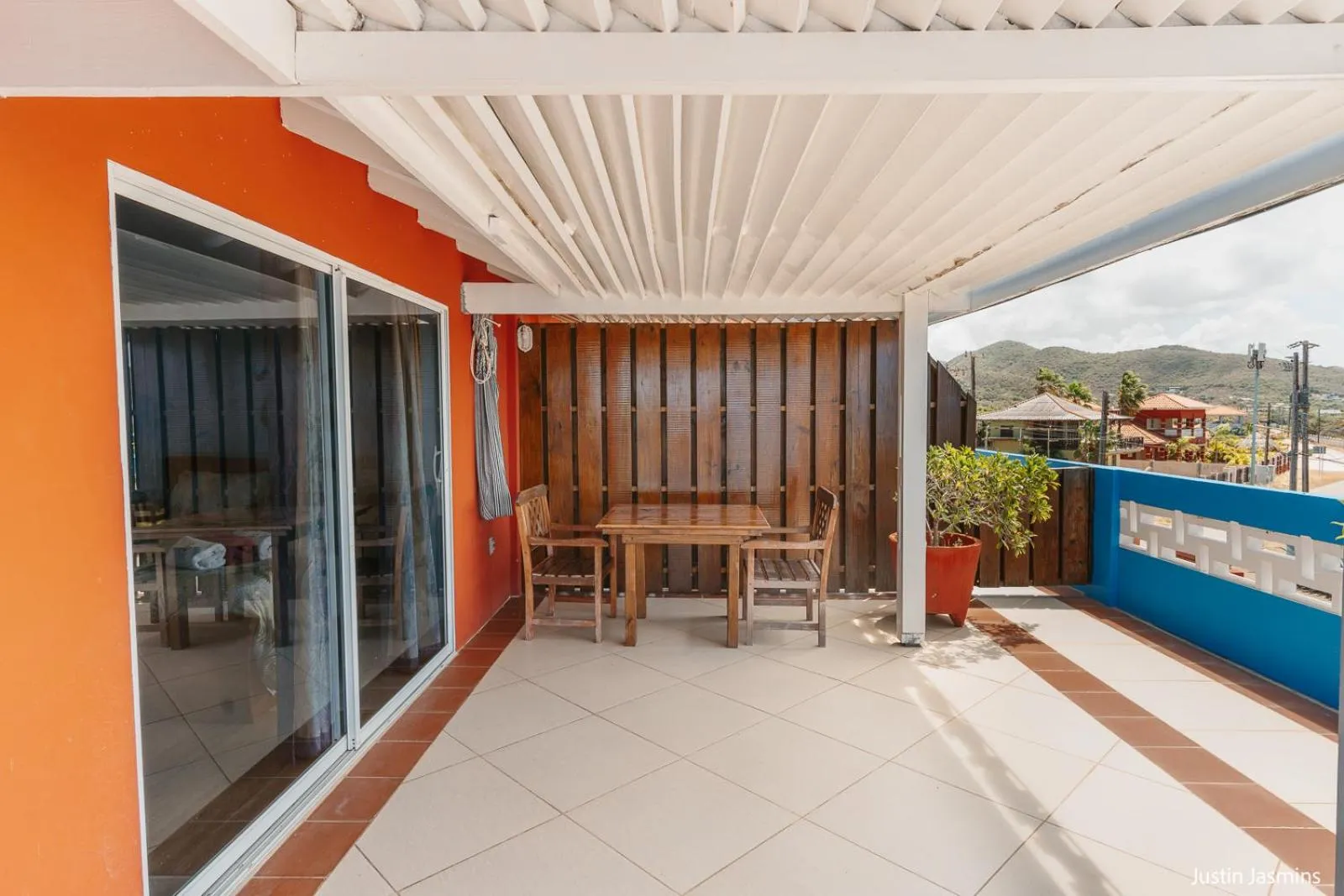 Property building in Nos Krusero Apartments