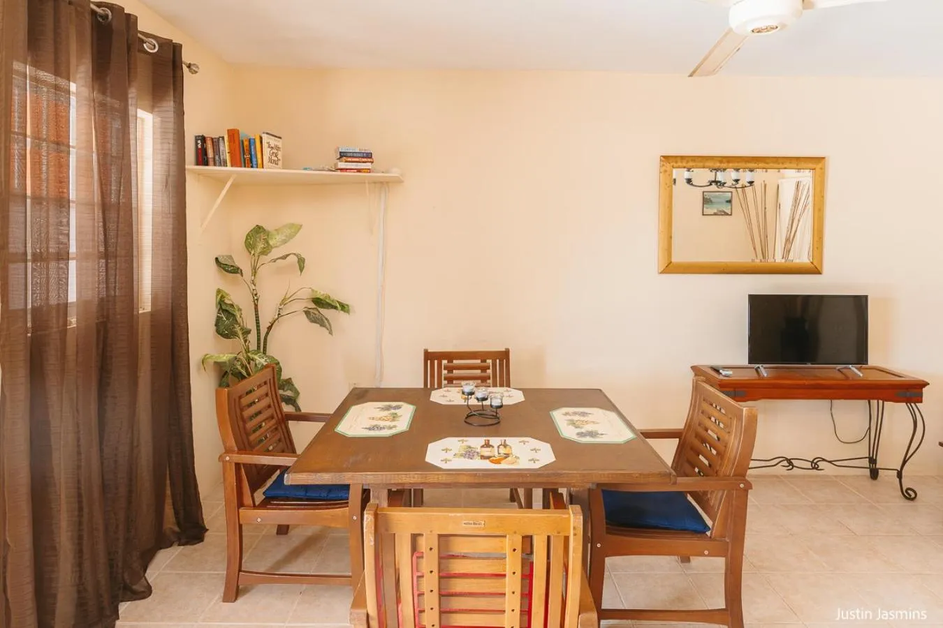 Property building in Nos Krusero Apartments