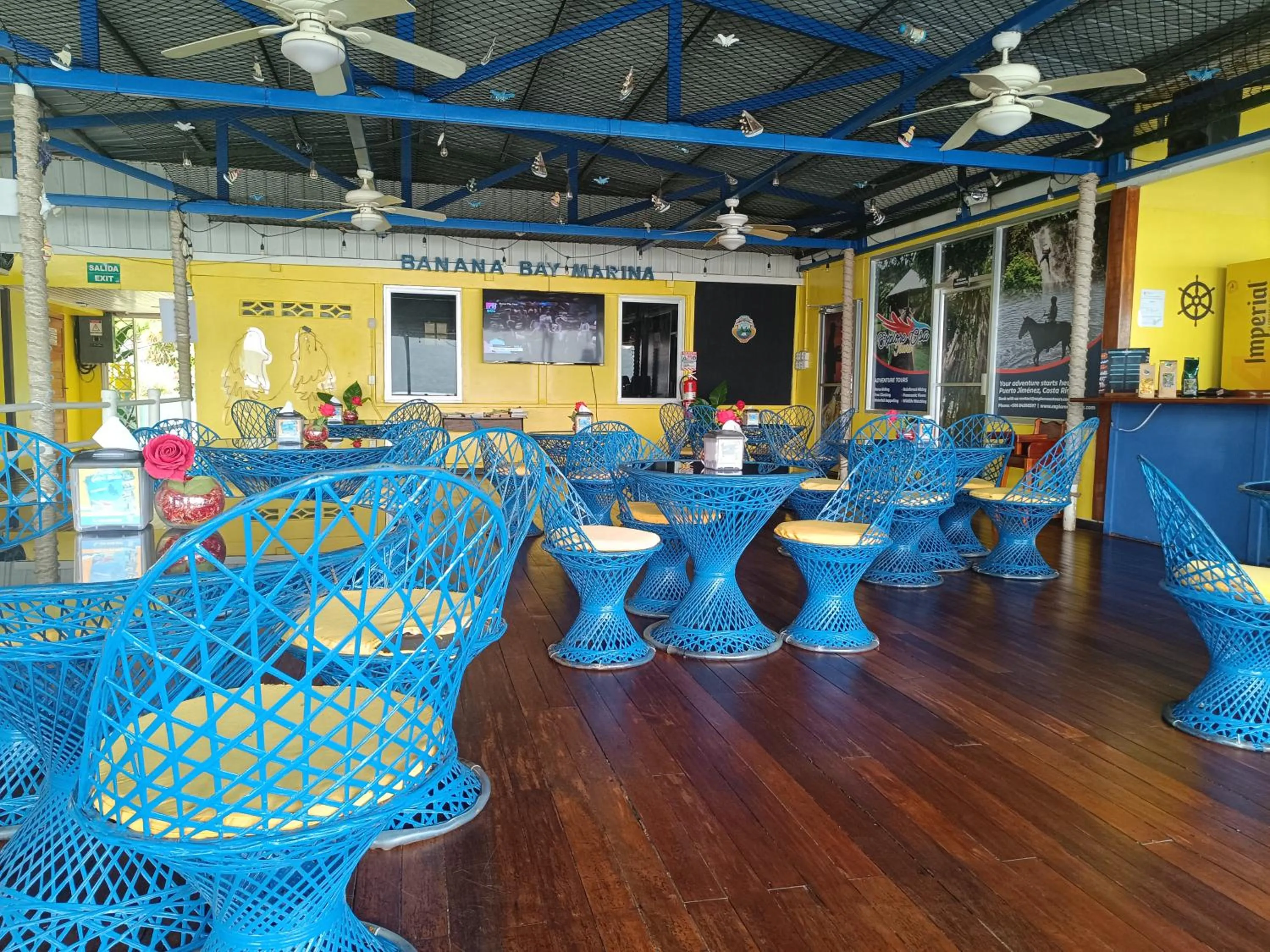 Restaurant/places to eat in Banana Bay Marina