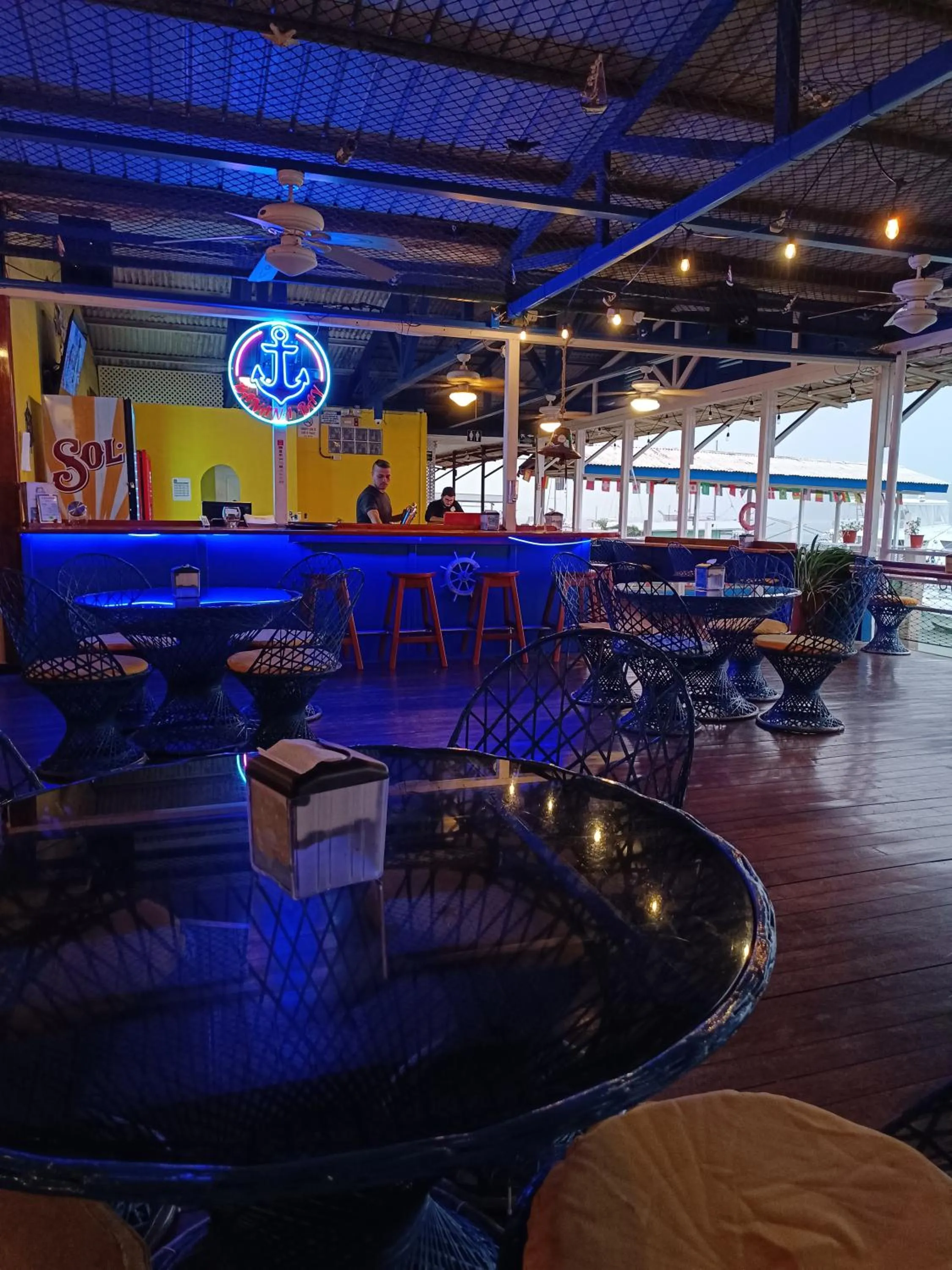 Restaurant/places to eat in Banana Bay Marina