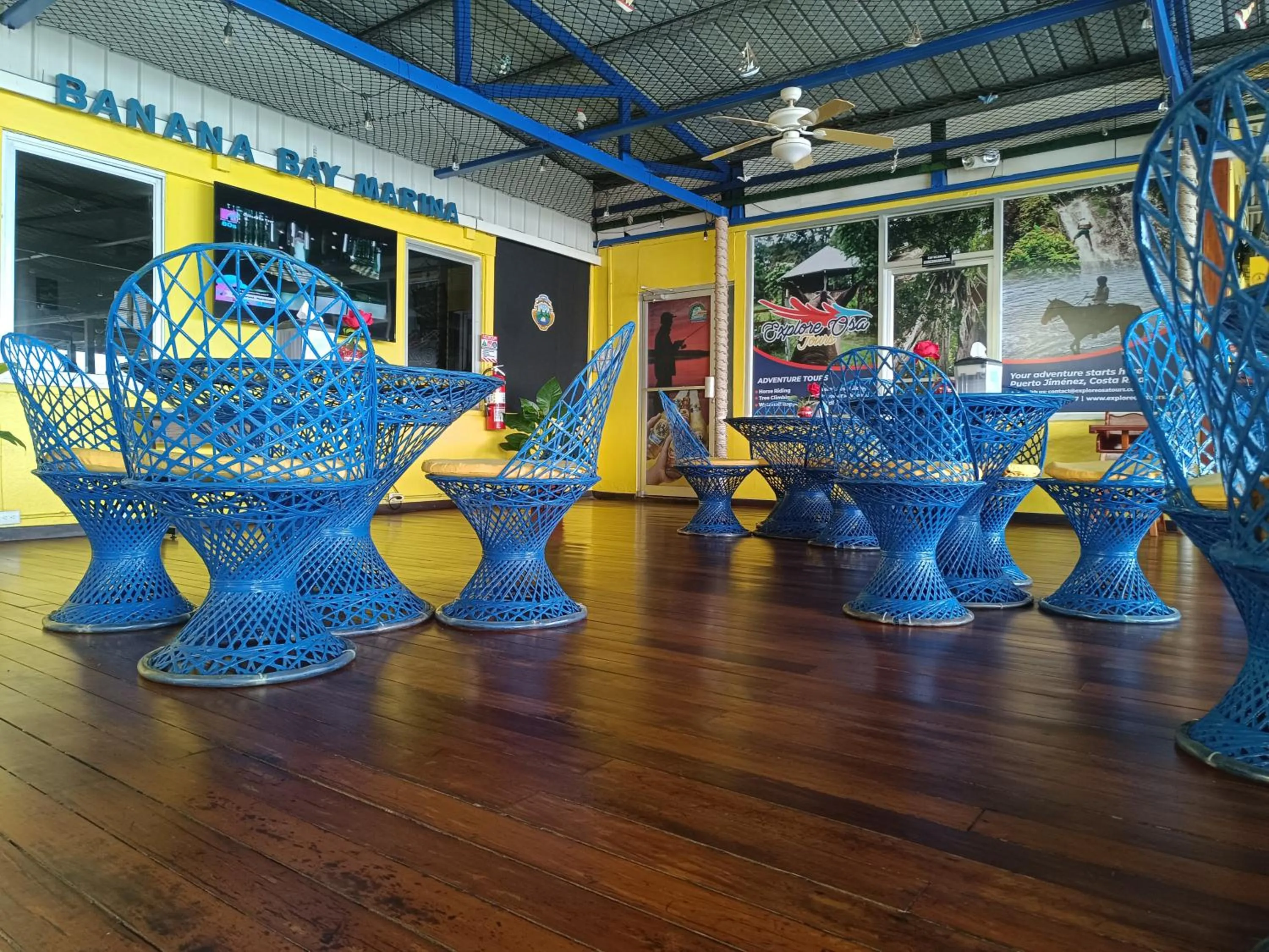 Restaurant/places to eat in Banana Bay Marina