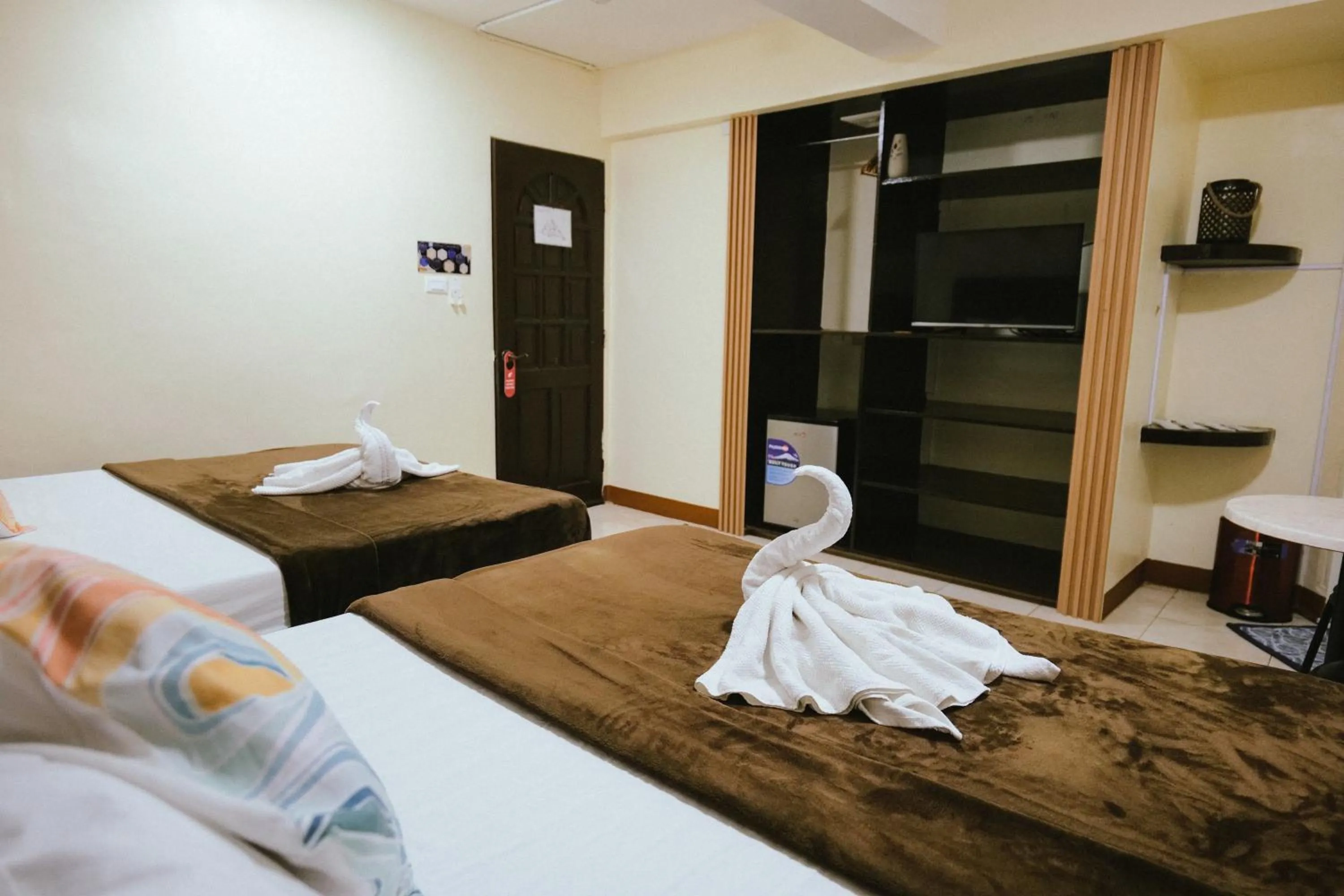 Bedroom, Bed in Boracay Grace Hotel