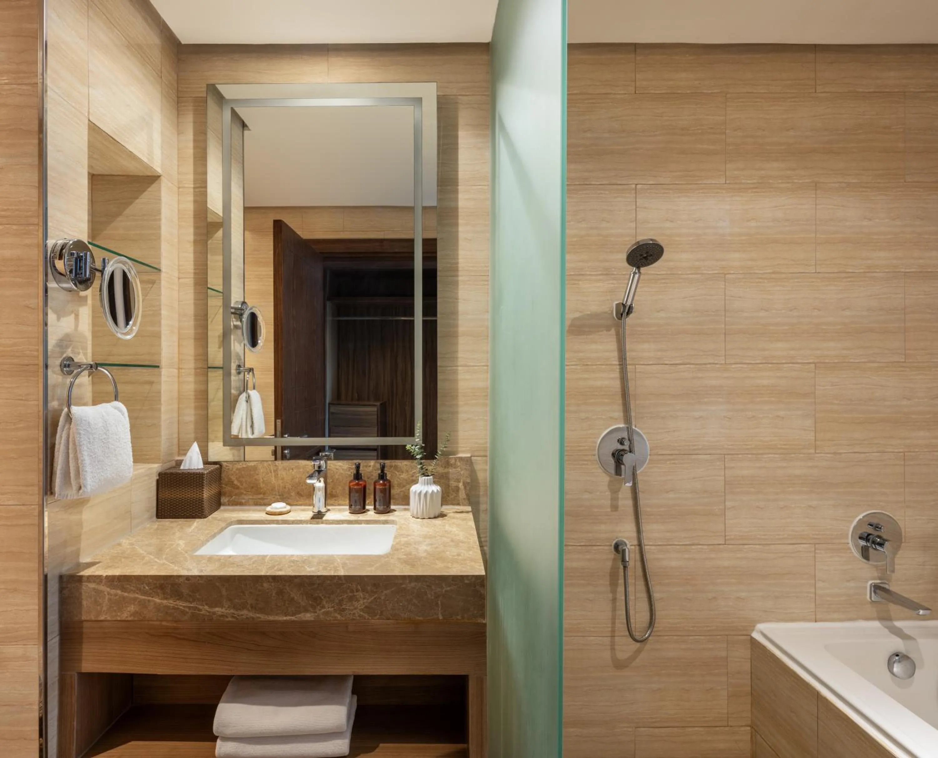 Shower in Dusit Thani Mactan Cebu Resort