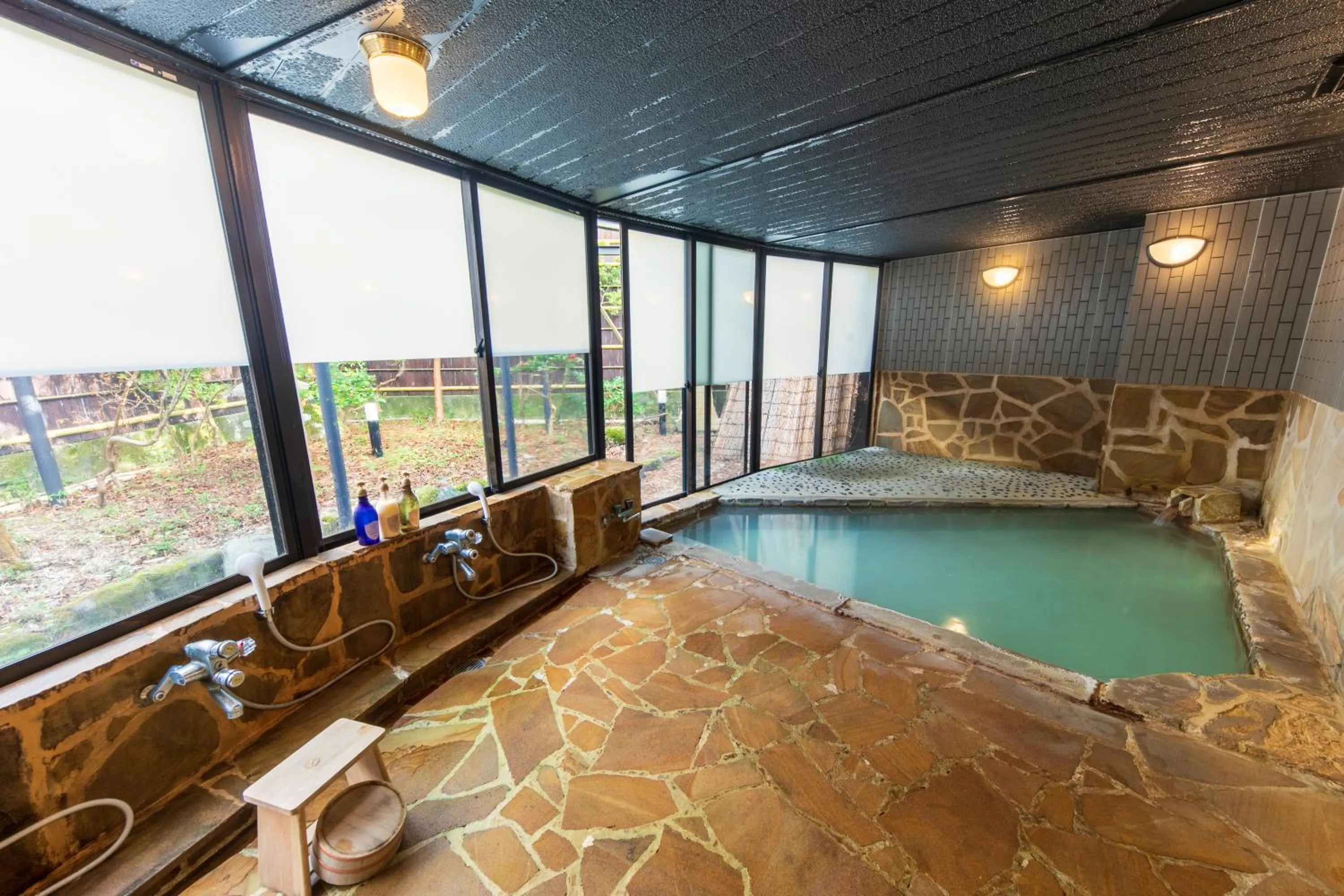 Hot Spring Bath in Sengokuhara Hisanoha