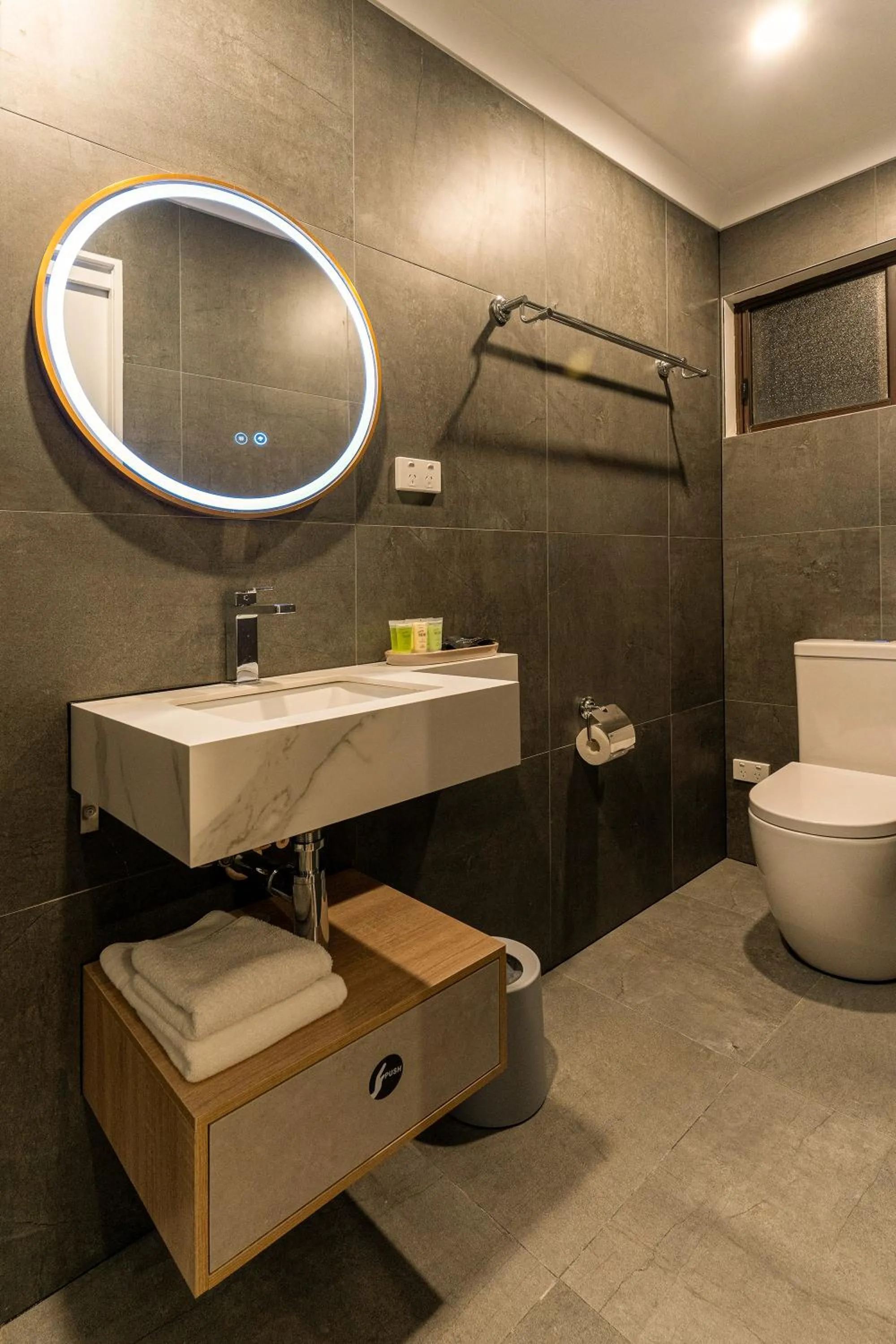 Bathroom in Blue Ocean Motel Apollo Bay