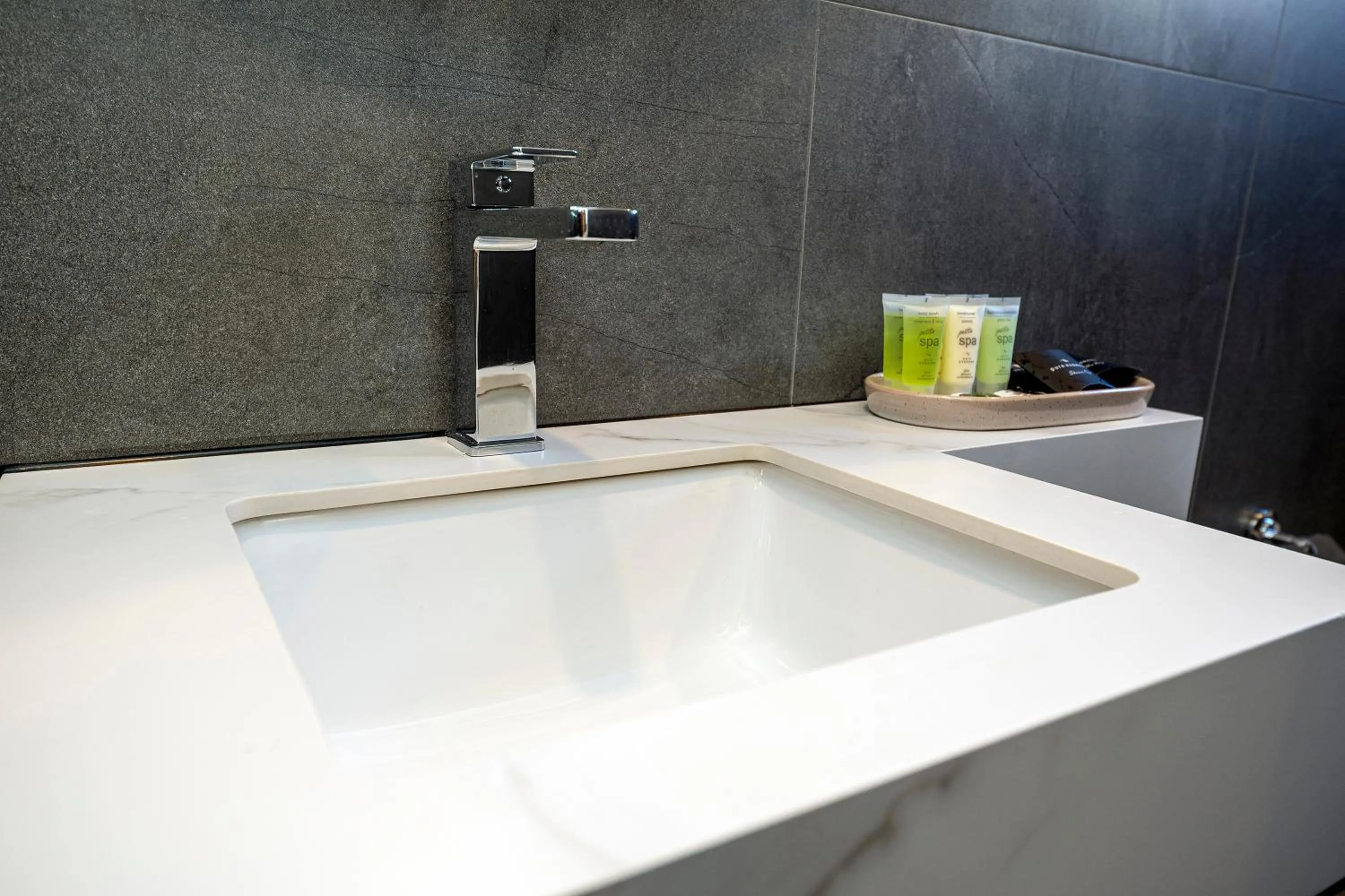 Bathroom in Blue Ocean Motel Apollo Bay