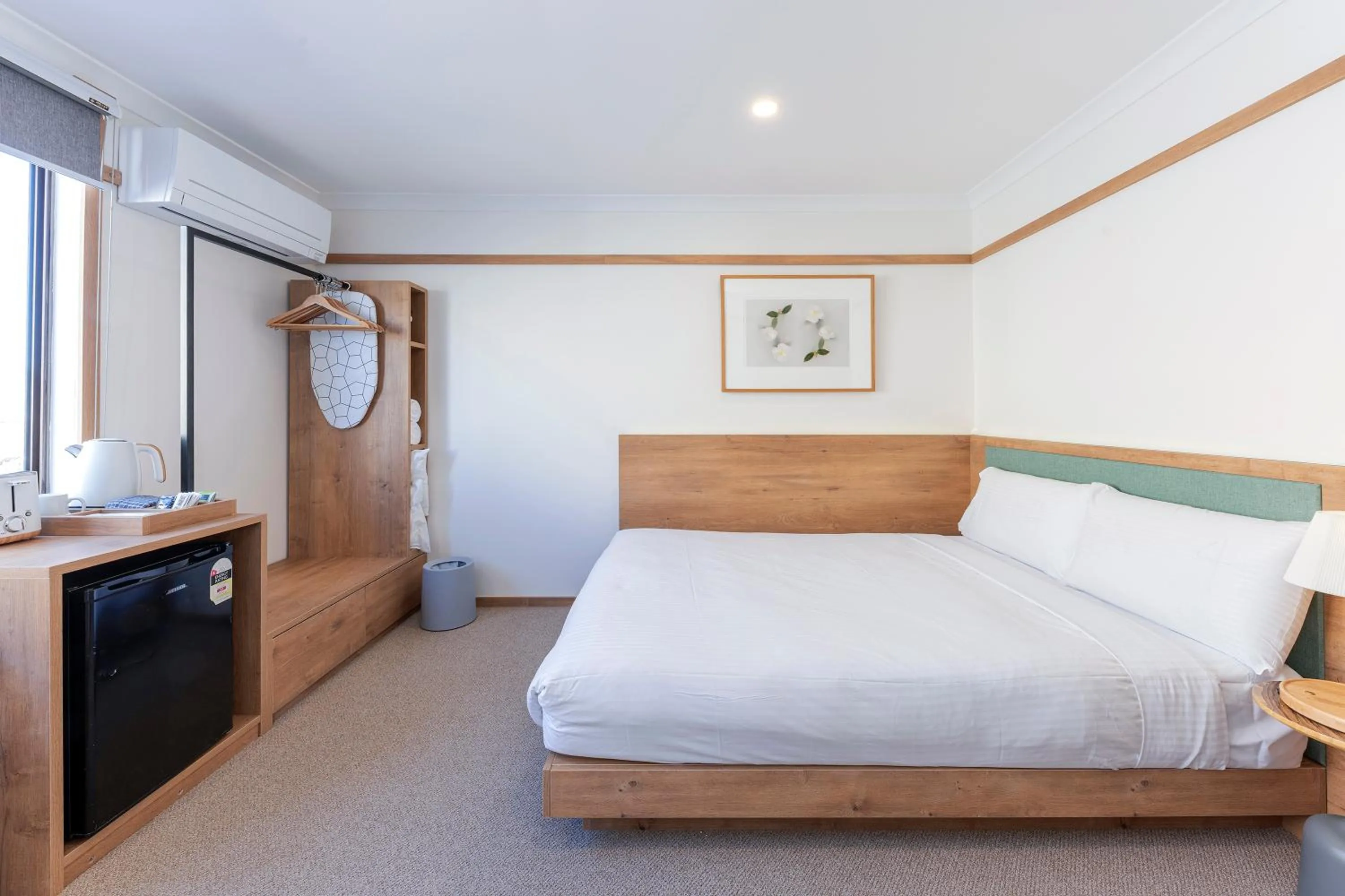 Bedroom, Bed in Blue Ocean Motel Apollo Bay