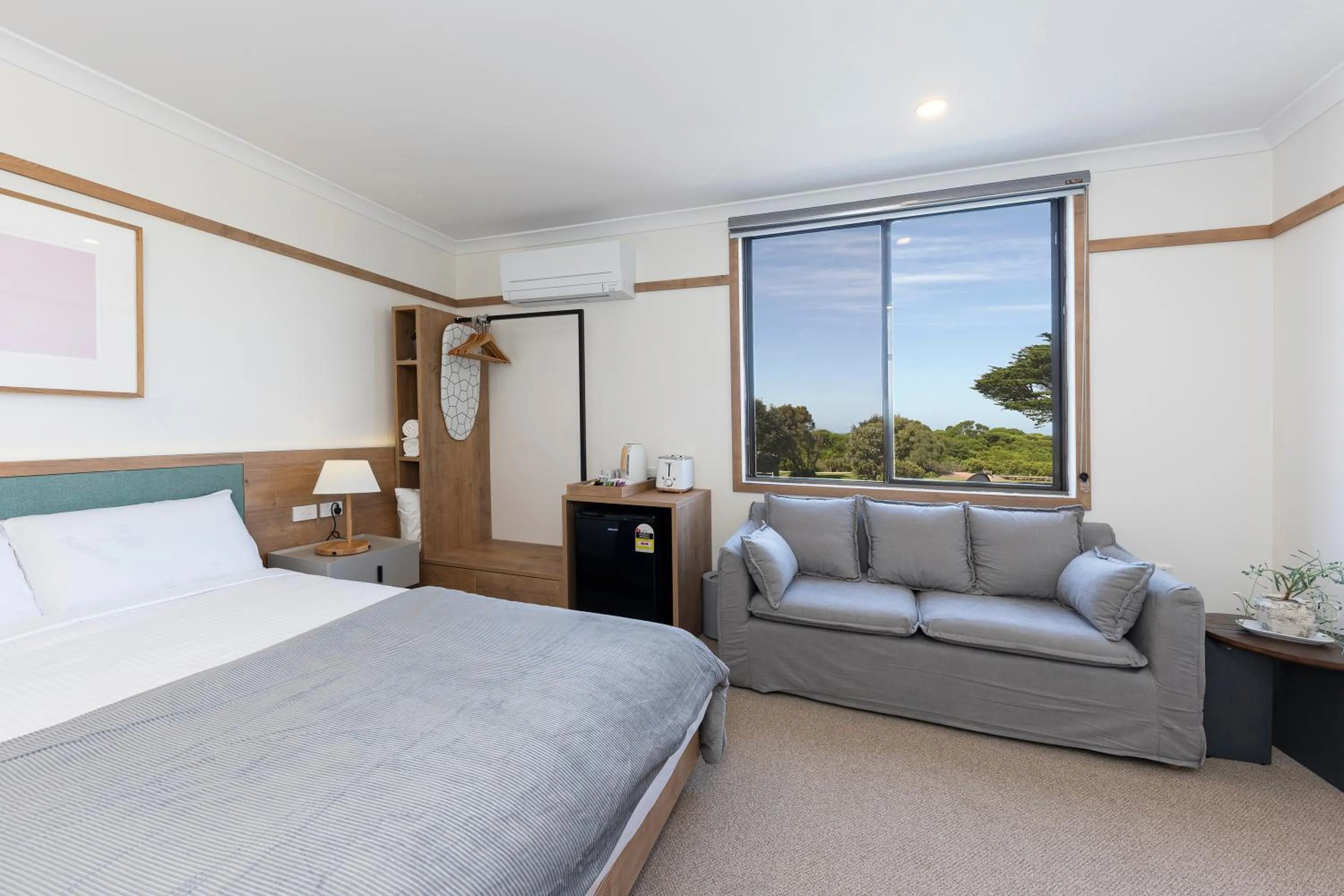 Bedroom, Bed in Blue Ocean Motel Apollo Bay