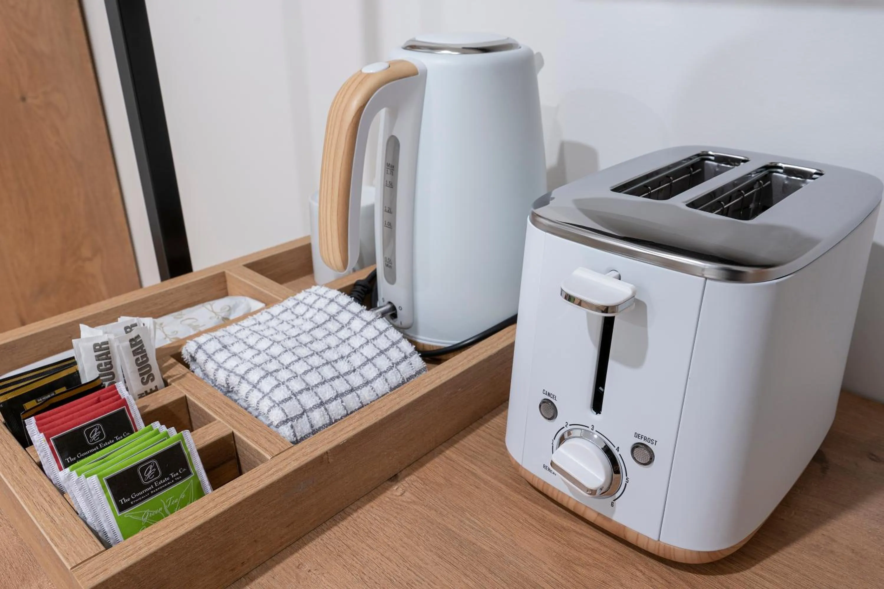 Coffee/tea facilities in Blue Ocean Motel Apollo Bay