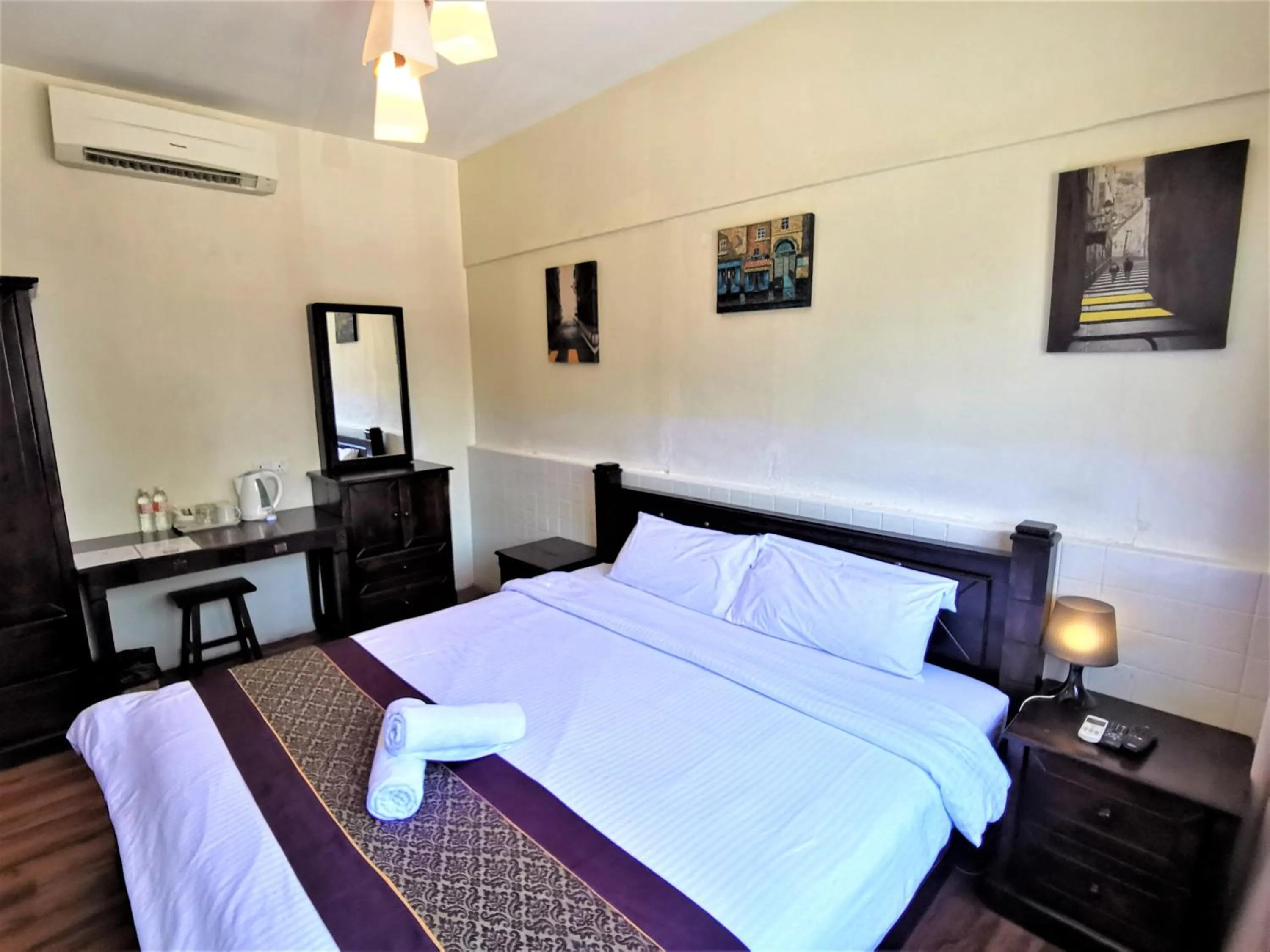 Bedroom, Bed in 8 Boutique By The Sea