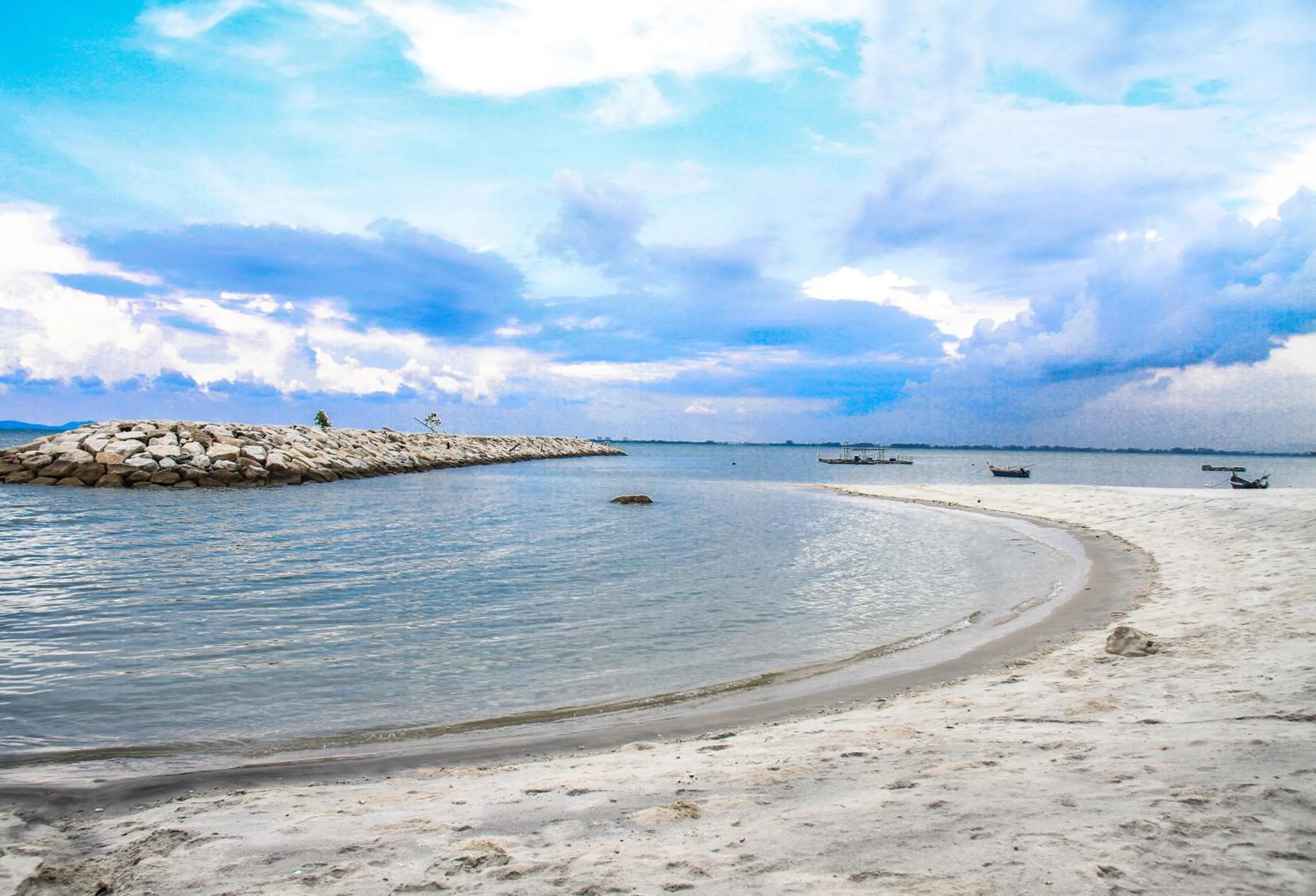 Beach in 8 Boutique By The Sea