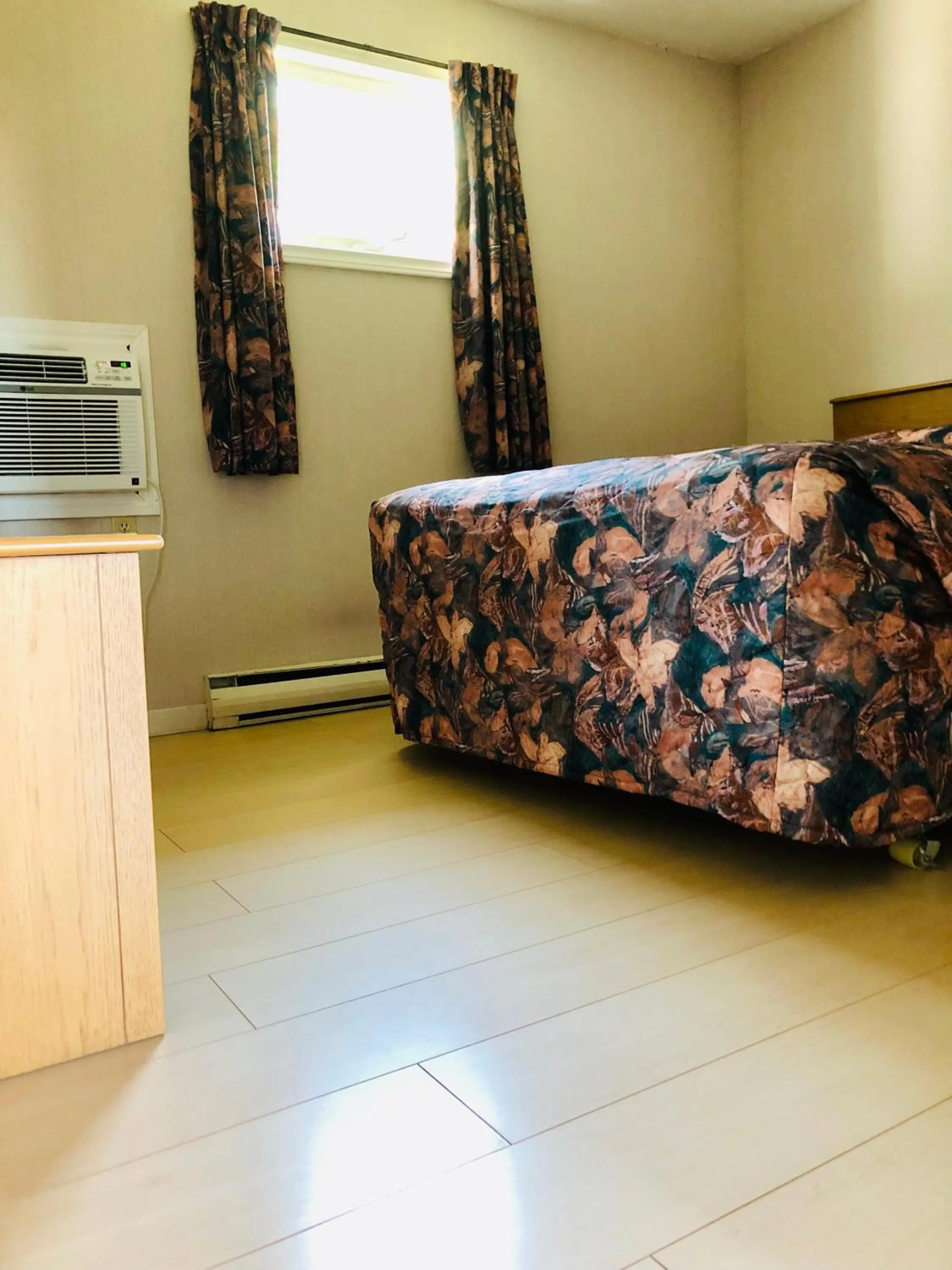 Bed in Anne Shirley Motel & Cottages