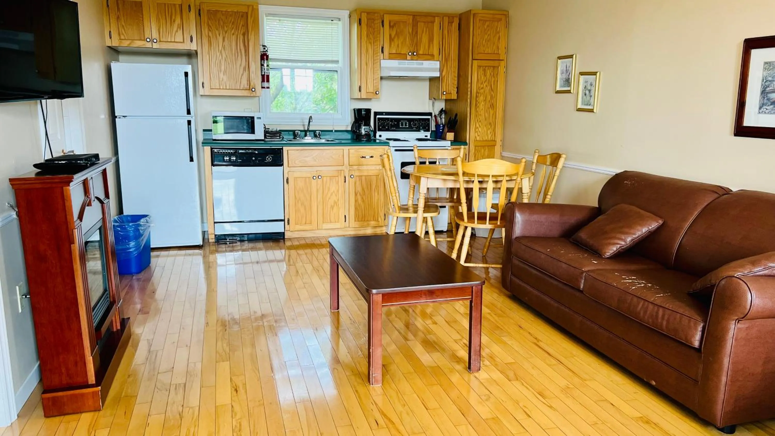 Anne Shirley Motel & Cottages