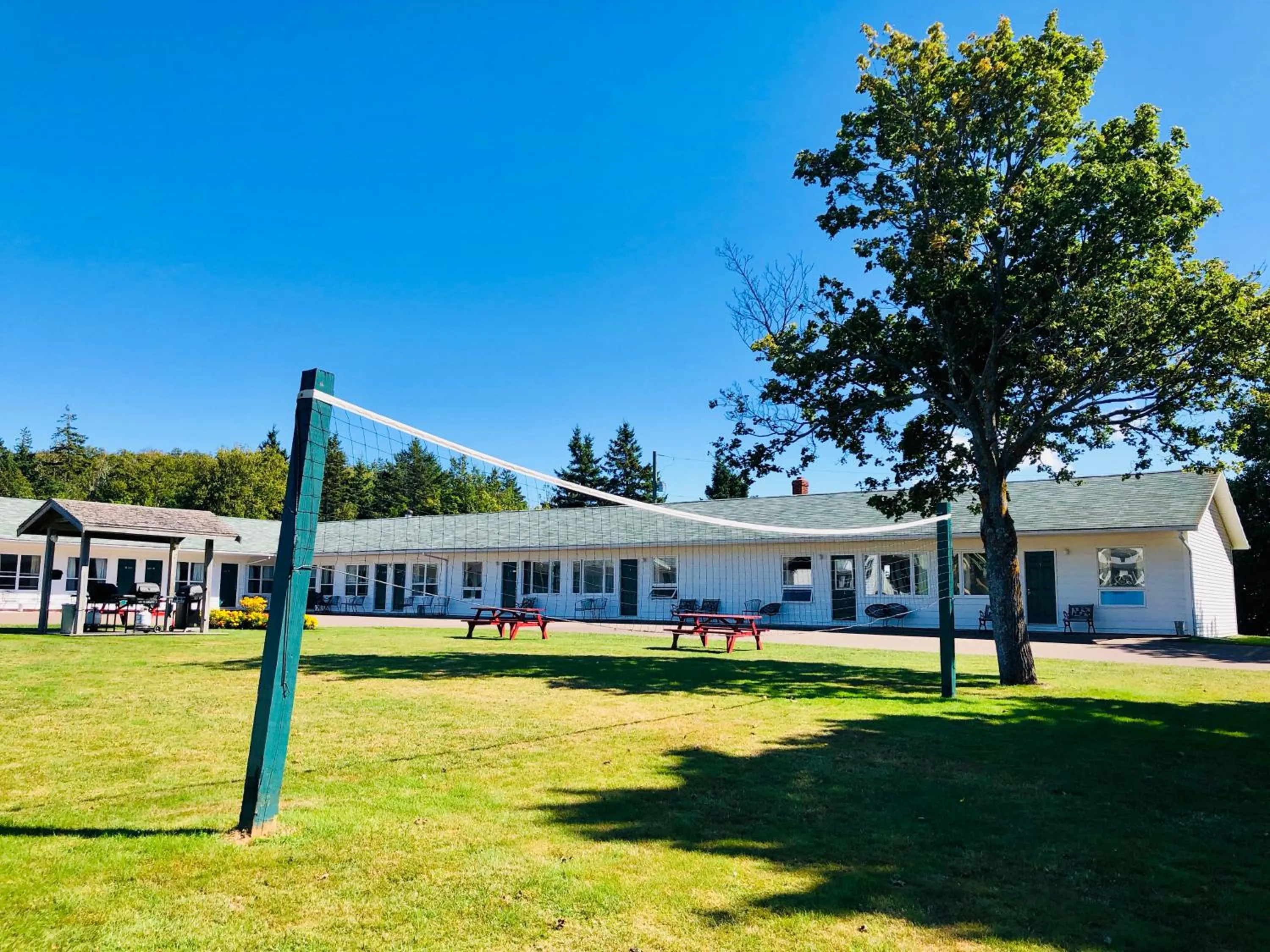 Property building in Anne Shirley Motel & Cottages
