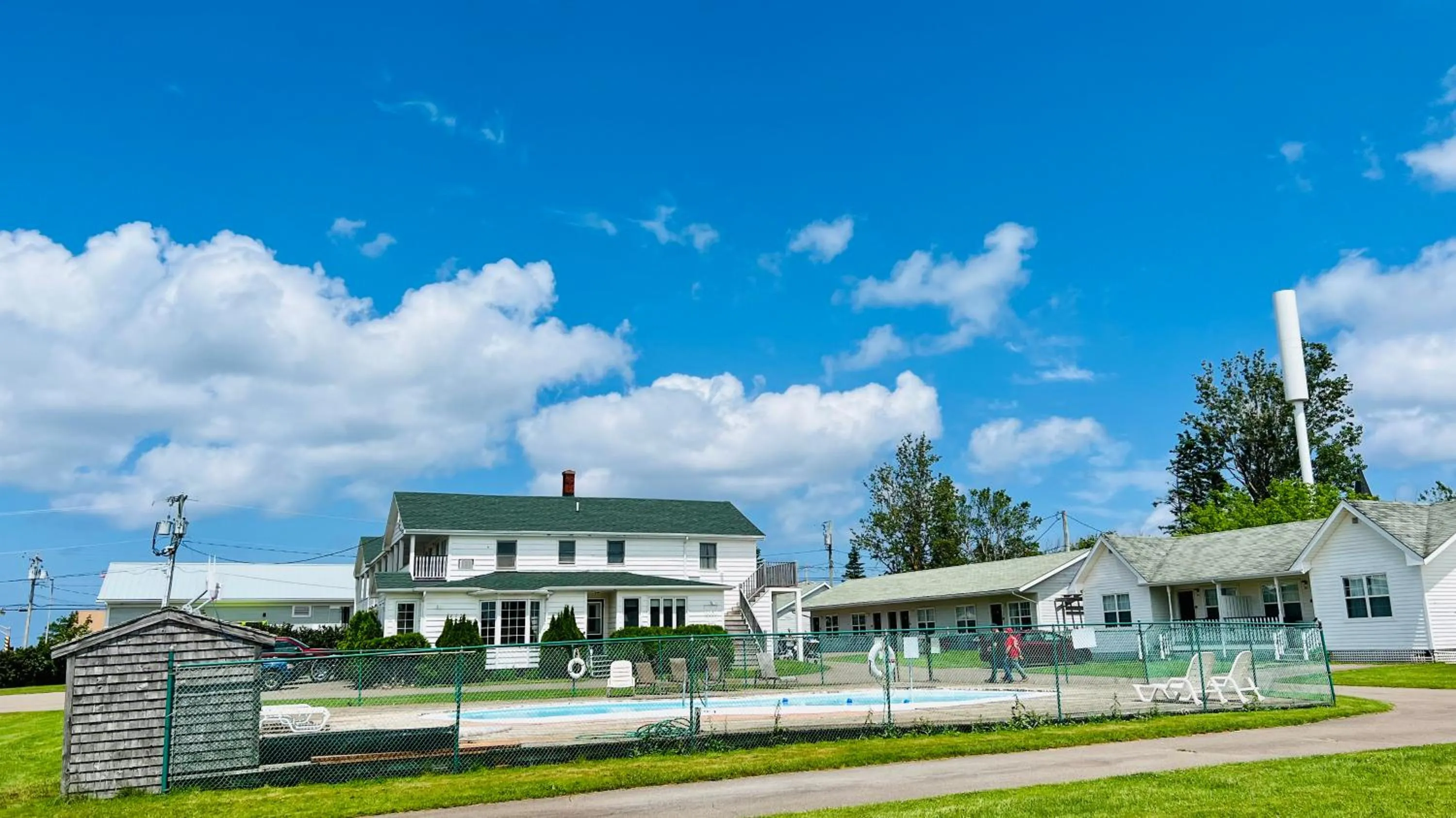 Anne Shirley Motel & Cottages