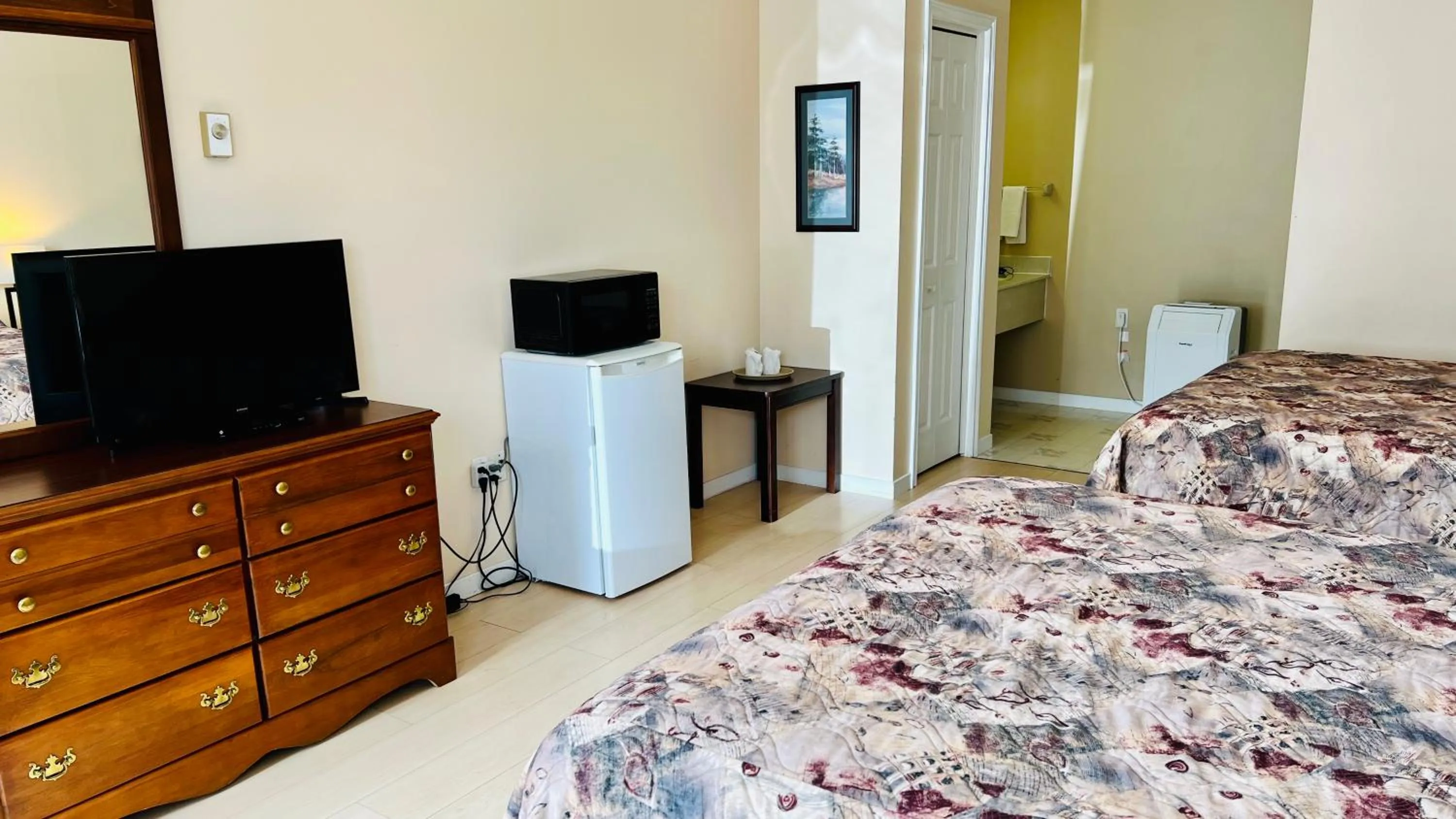 Bed in Anne Shirley Motel & Cottages