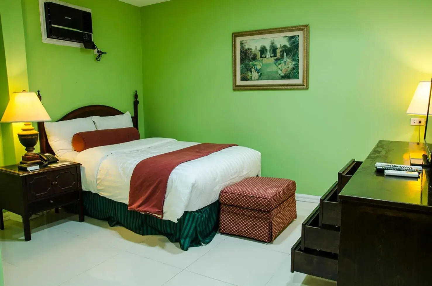 Bed in Dreamwave Hotel Santiago Bed in Dreamwave Hotel Santiago