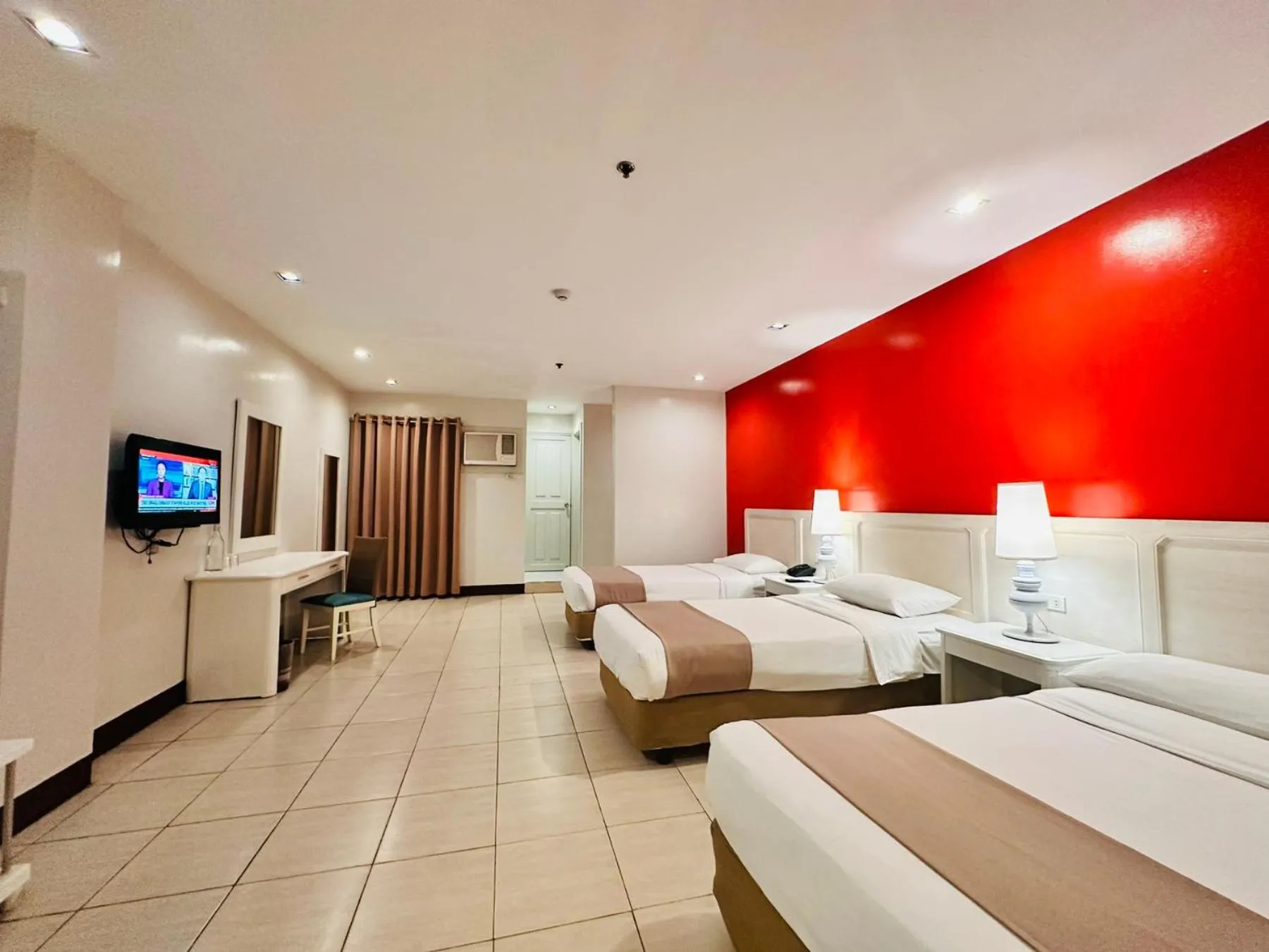 Bed in Ecotel by L'Fisher