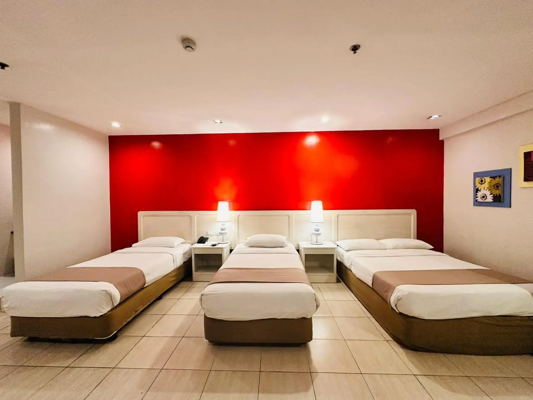 Econo Suite in Ecotel by L'Fisher Econo Suite in Ecotel by L'Fisher