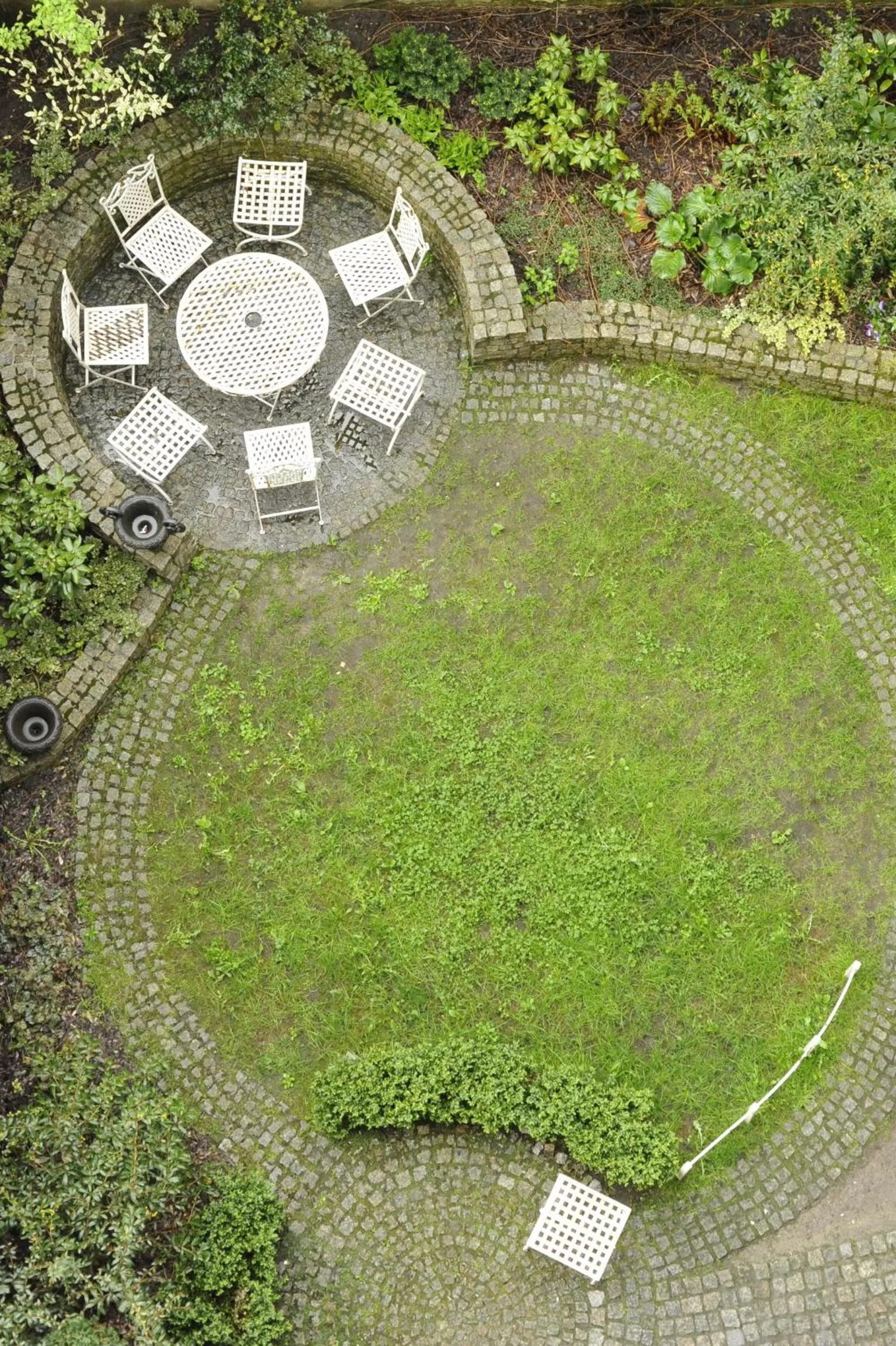 Garden in Hostel Deco