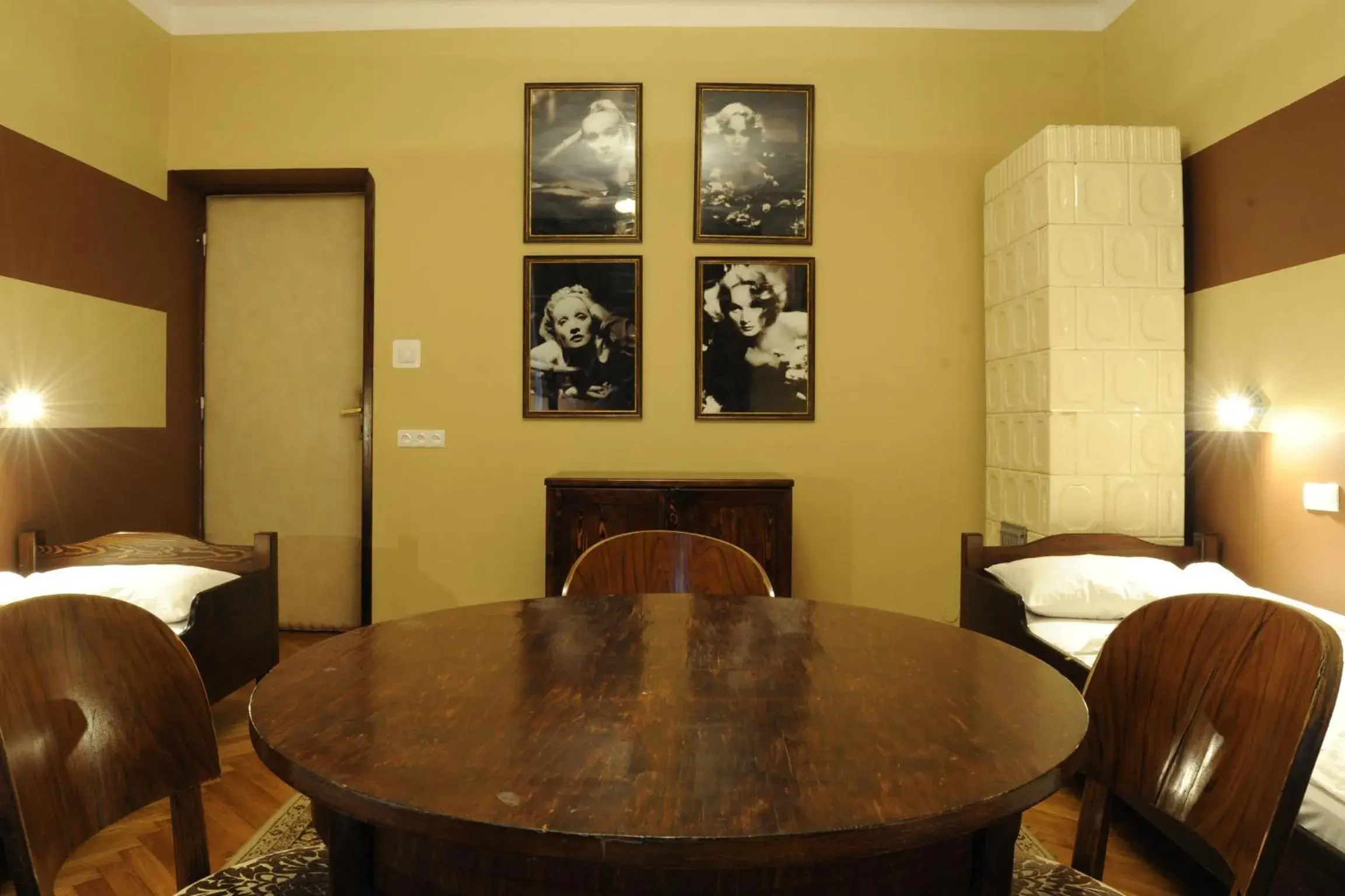 Photo of the whole room, Dining Area in Hostel Deco