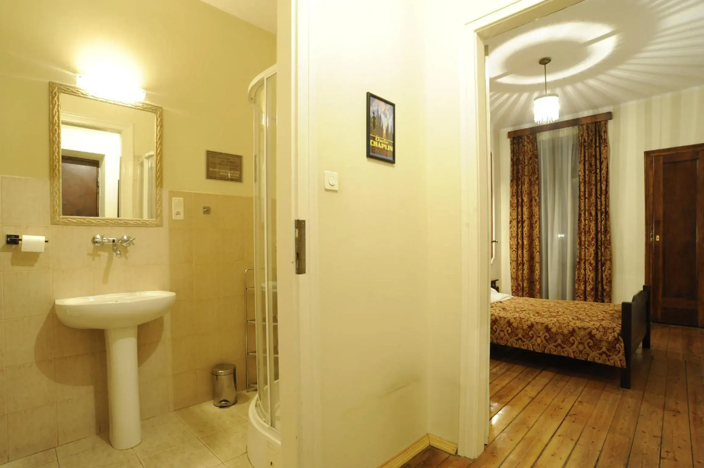 Photo of the whole room, Bathroom in Hostel Deco