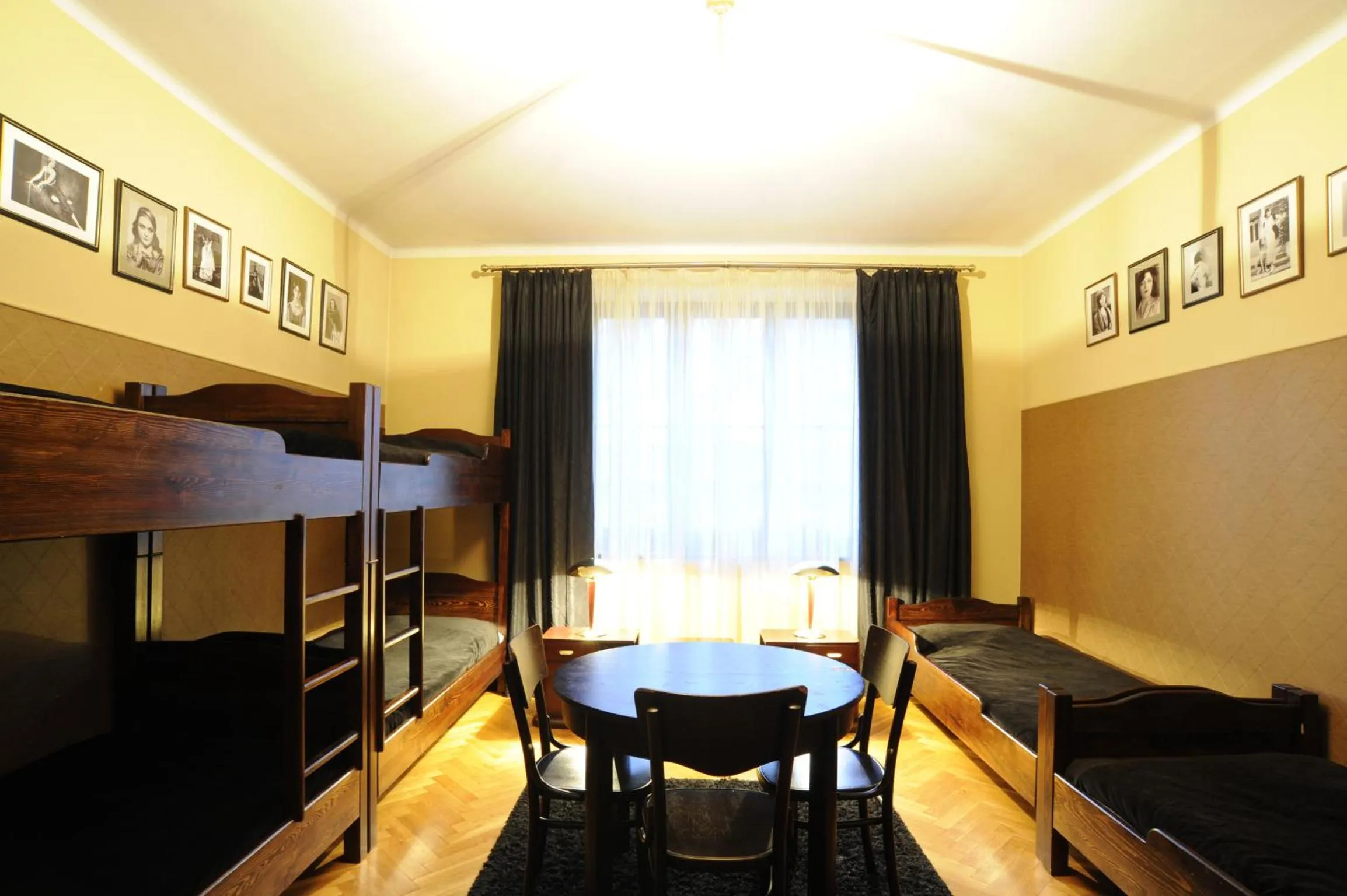 Photo of the whole room, Bed in Hostel Deco