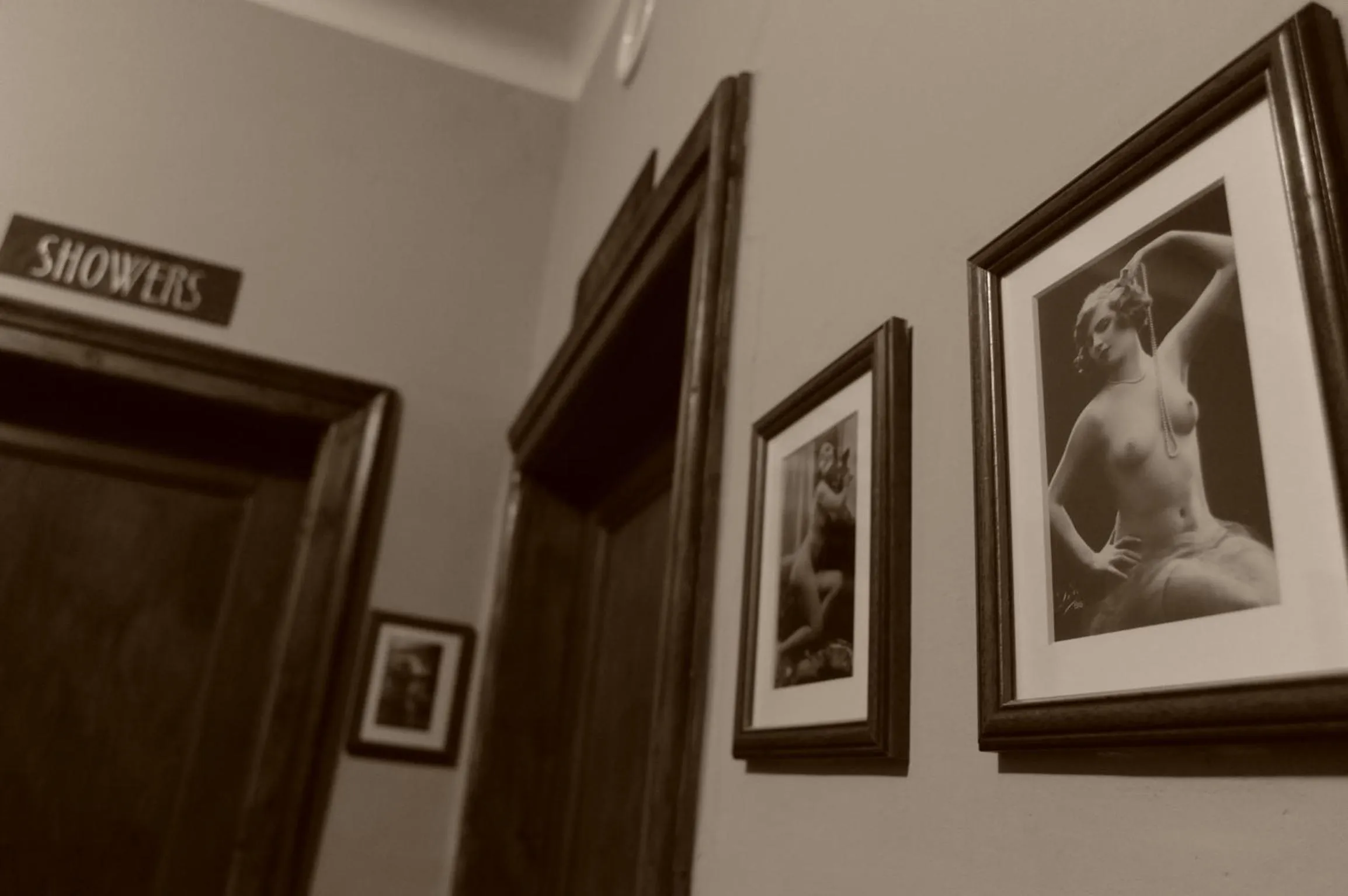 Property building in Hostel Deco