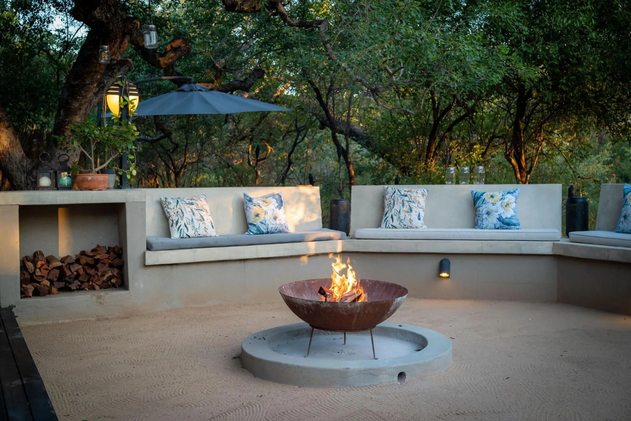Seating area in Rafiki Bush Lodge