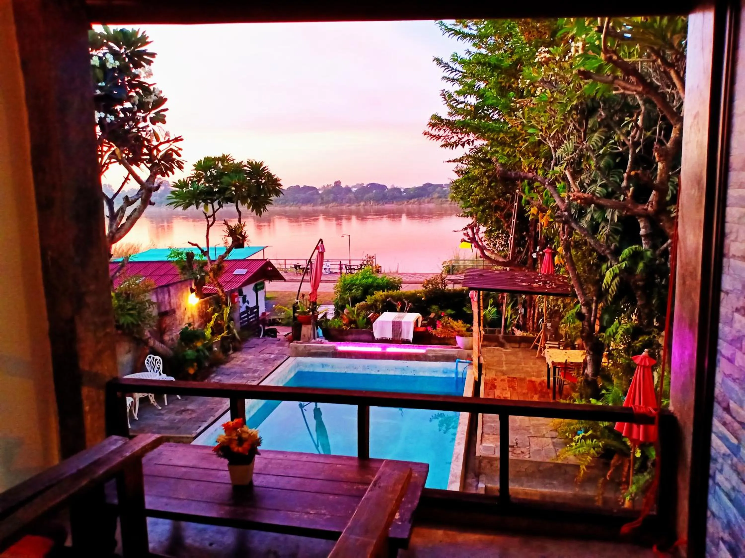 River view in Sofa Gallery Hotel