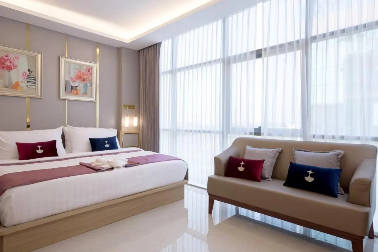 Bed in Elegant Airport Hotel