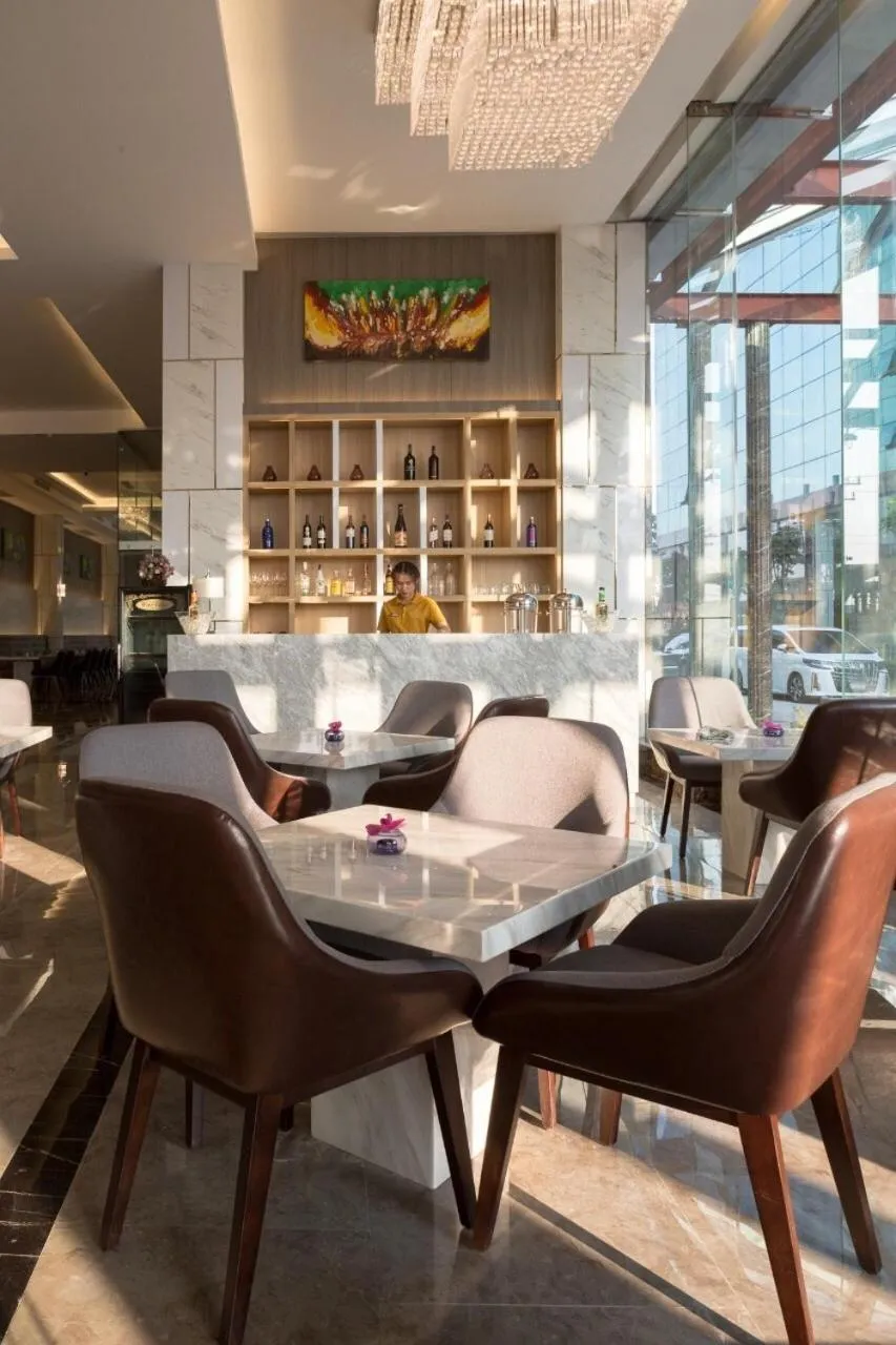 Elegant Airport Hotel