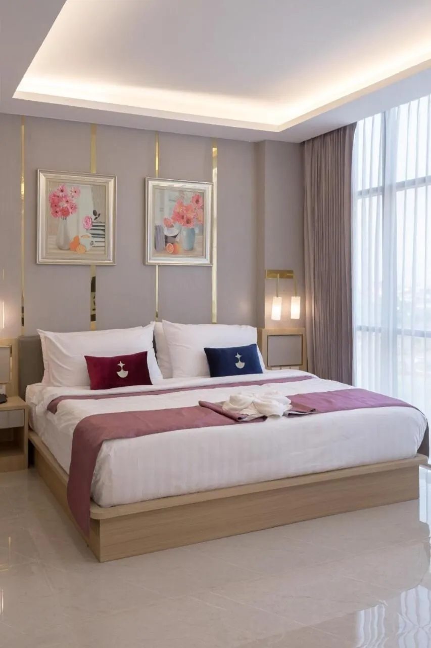 Bed in Elegant Airport Hotel