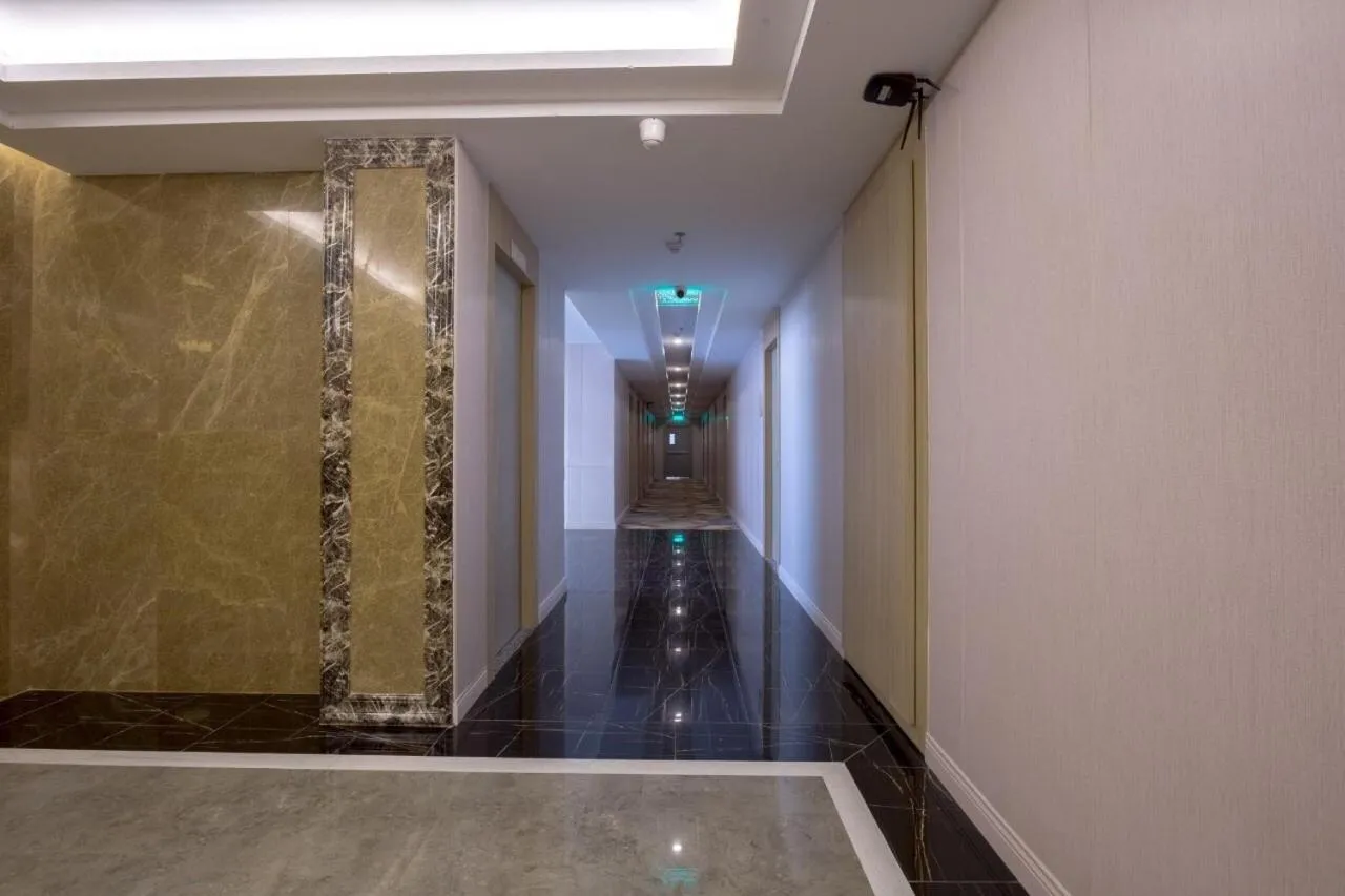 Elegant Airport Hotel