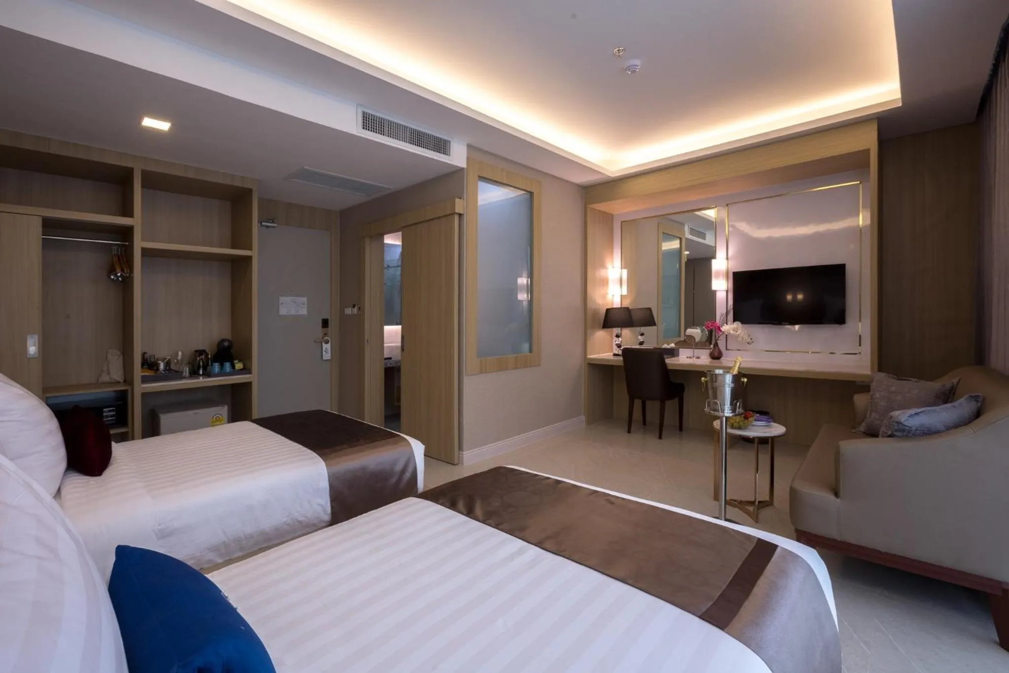 Bed in Elegant Airport Hotel