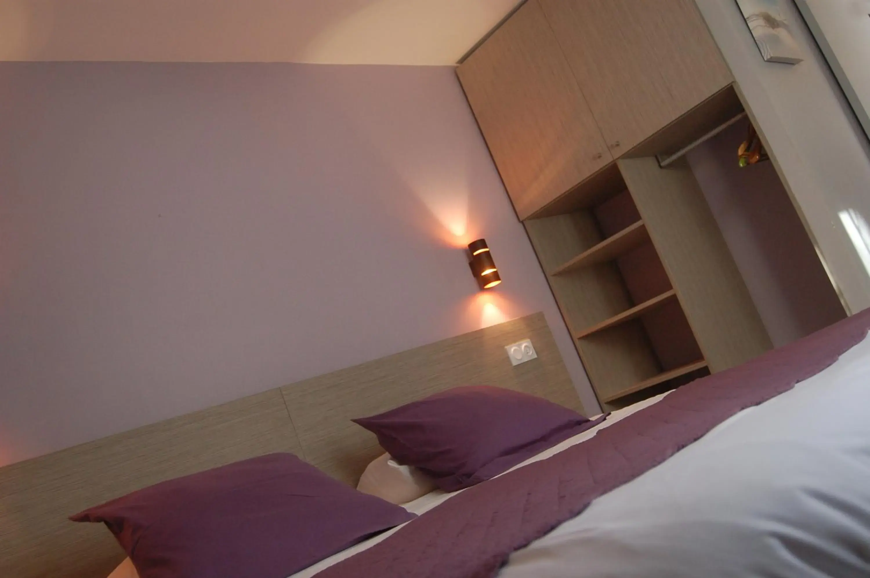 Large Double Room in Hôtel Du Viaduc Large Double Room in Hôtel Du Viaduc