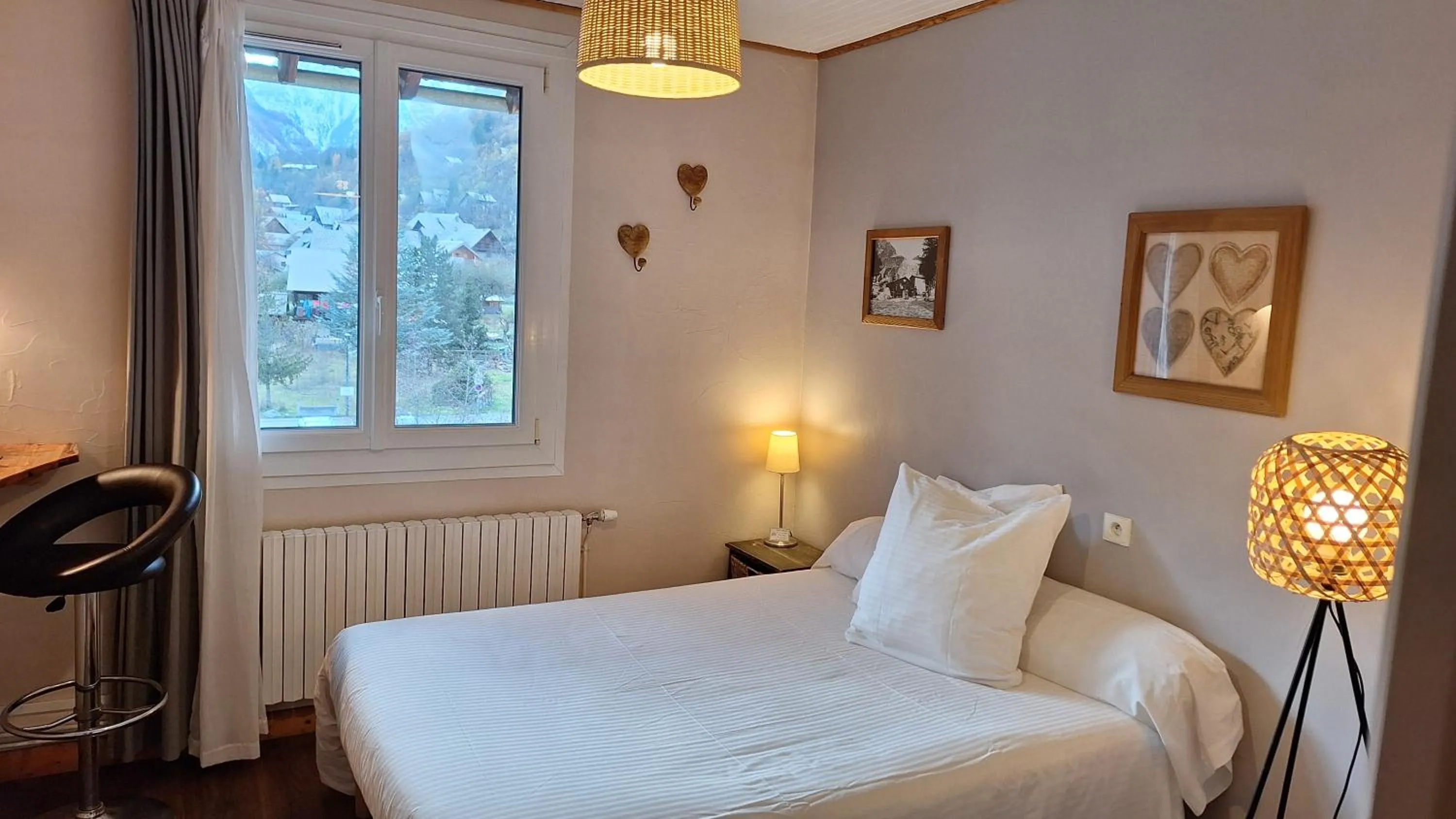 Toilet, Bed in B&B l'Edelweiss