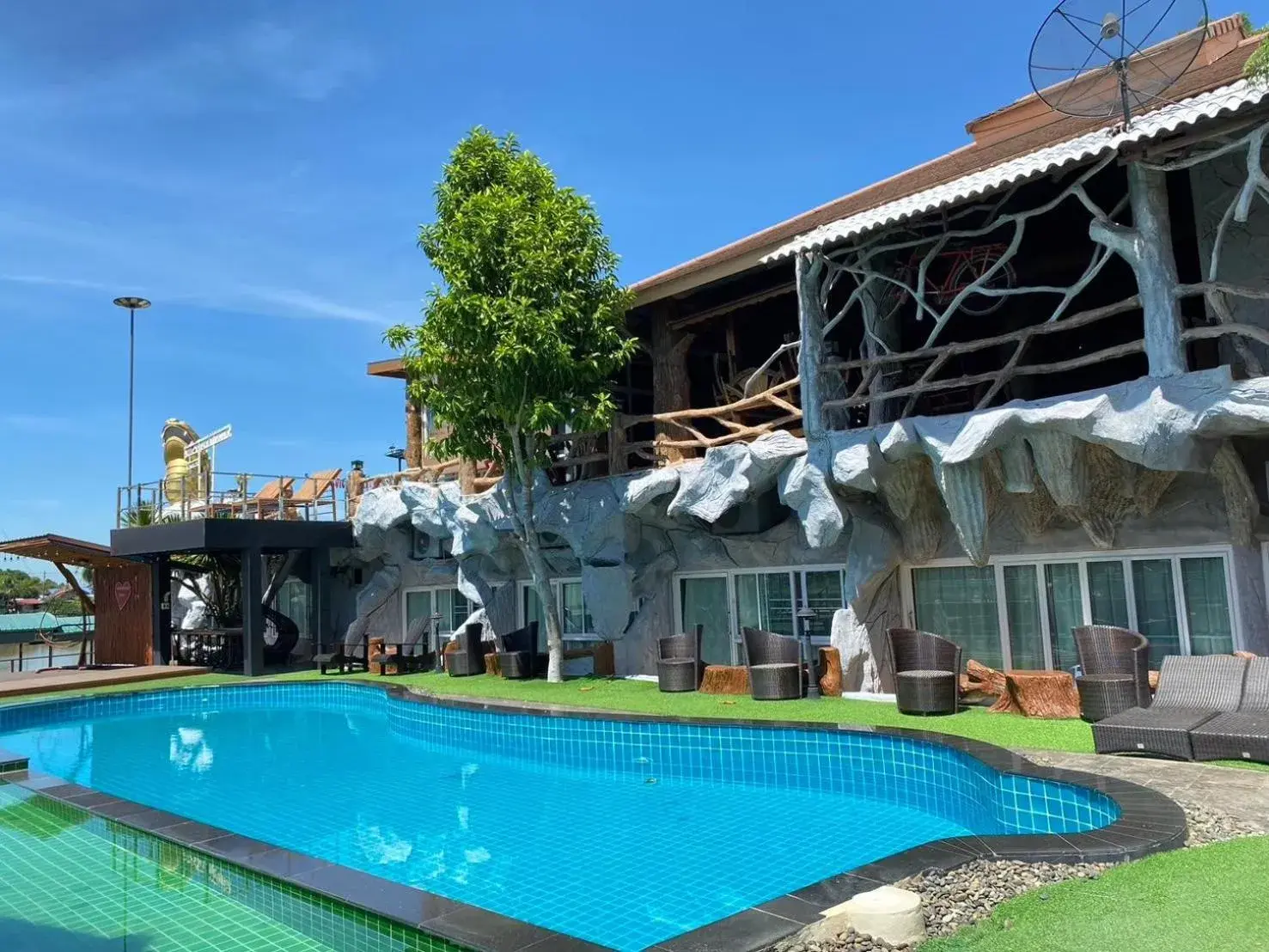 Swimming pool in Suwanna Riverside Swimming pool in Suwanna Riverside