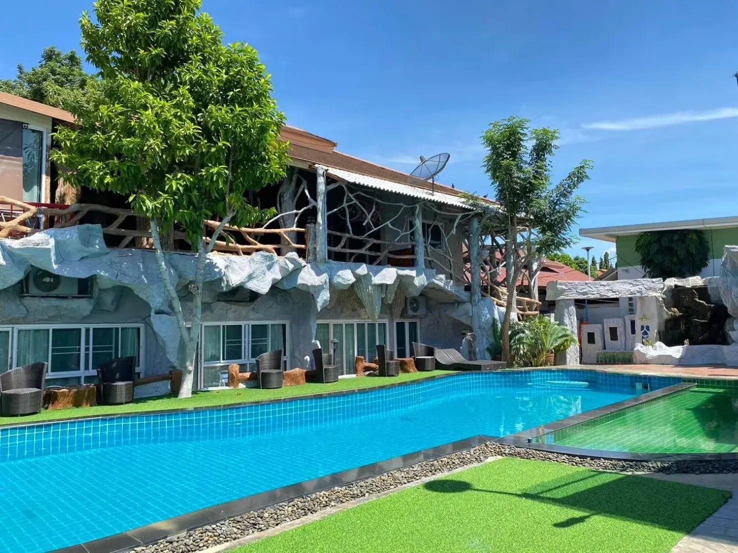 Swimming pool in Suwanna Riverside Swimming pool in Suwanna Riverside