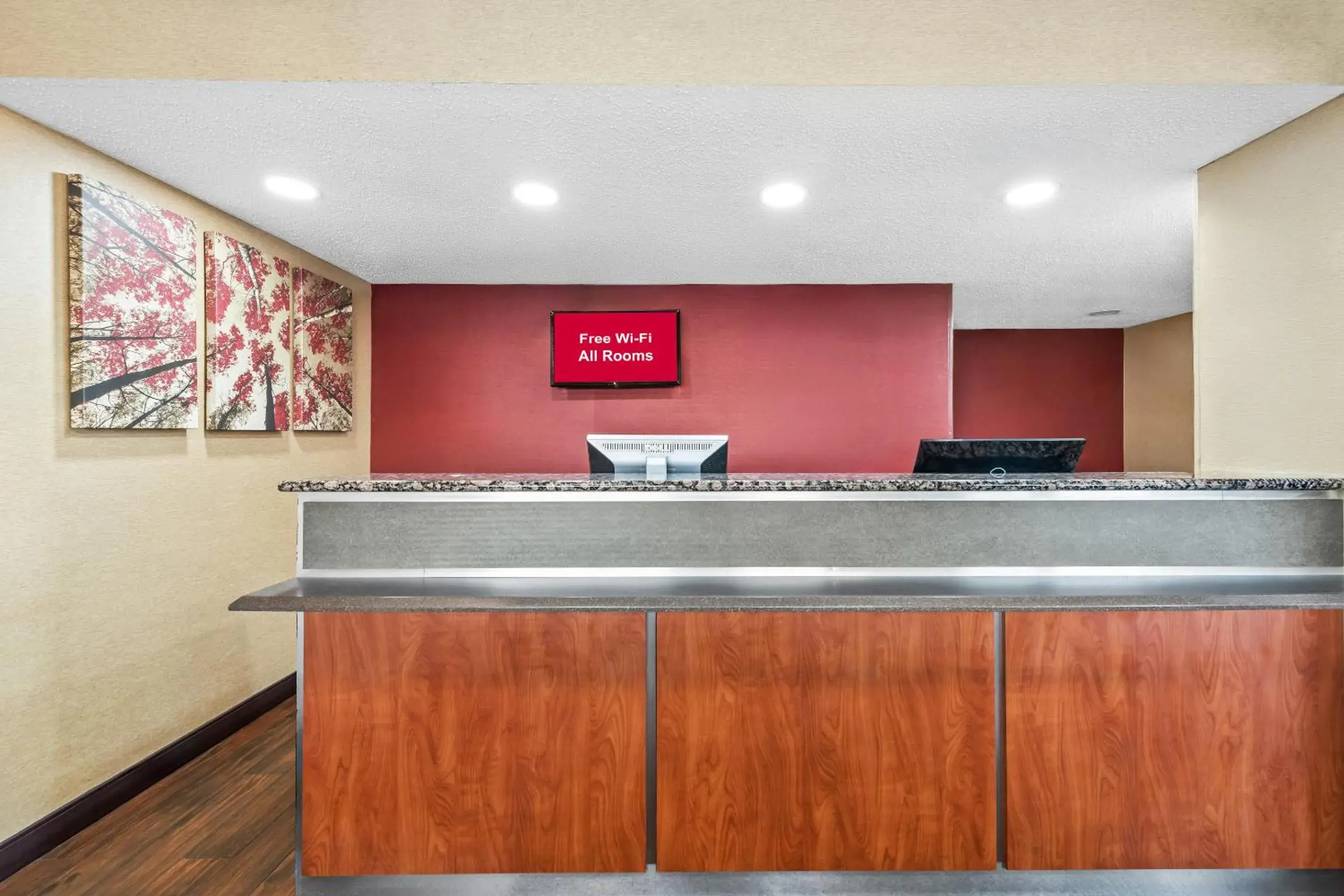 Lobby or reception in Red Roof Inn Columbus West - Hilliard Lobby or reception in Red Roof Inn Columbus West - Hilliard