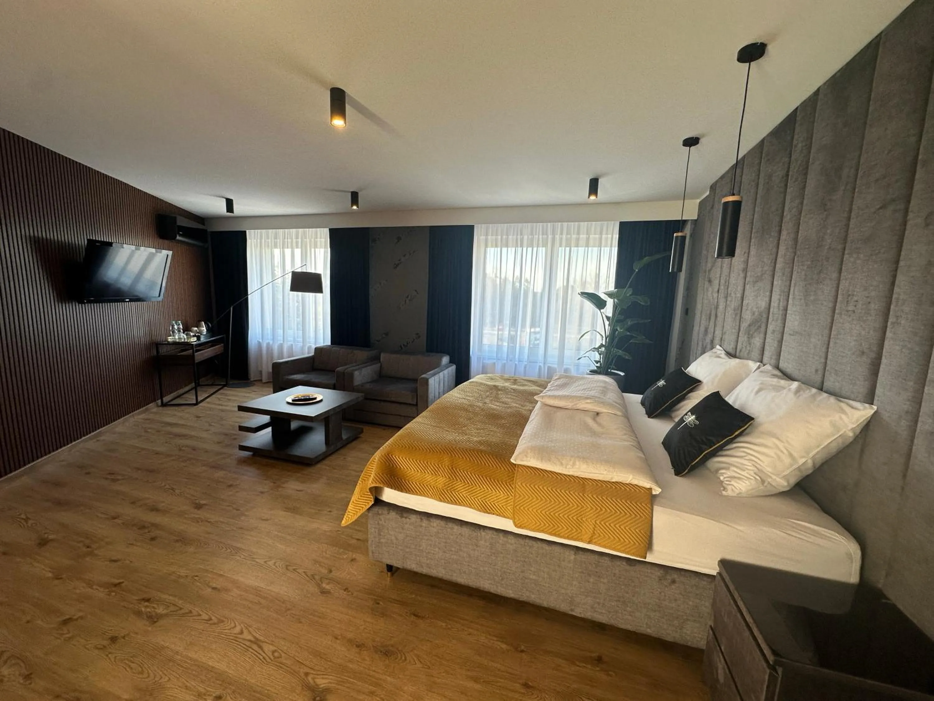 Bed in Platinum