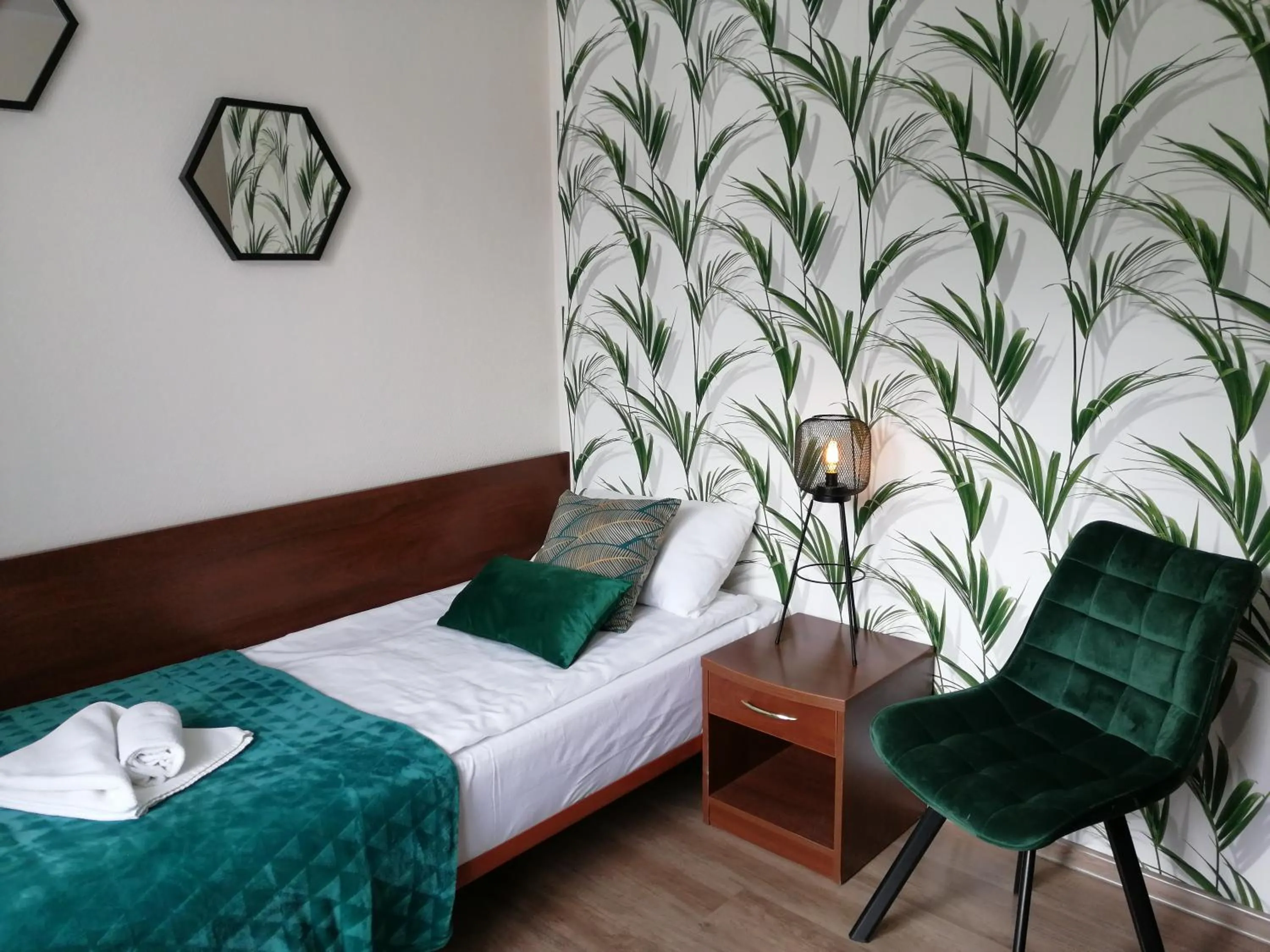 Bed in Platinum