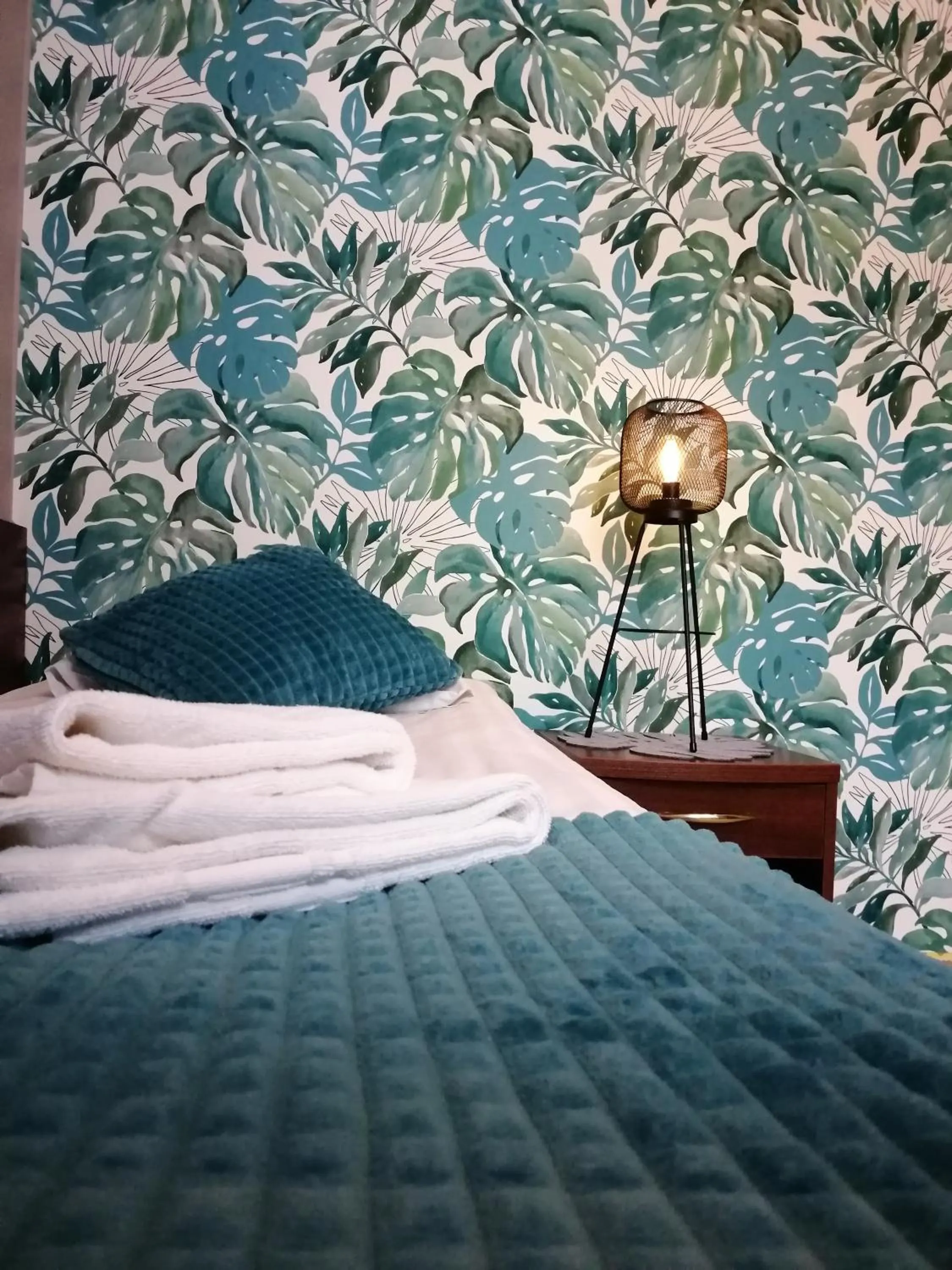 Bed in Platinum