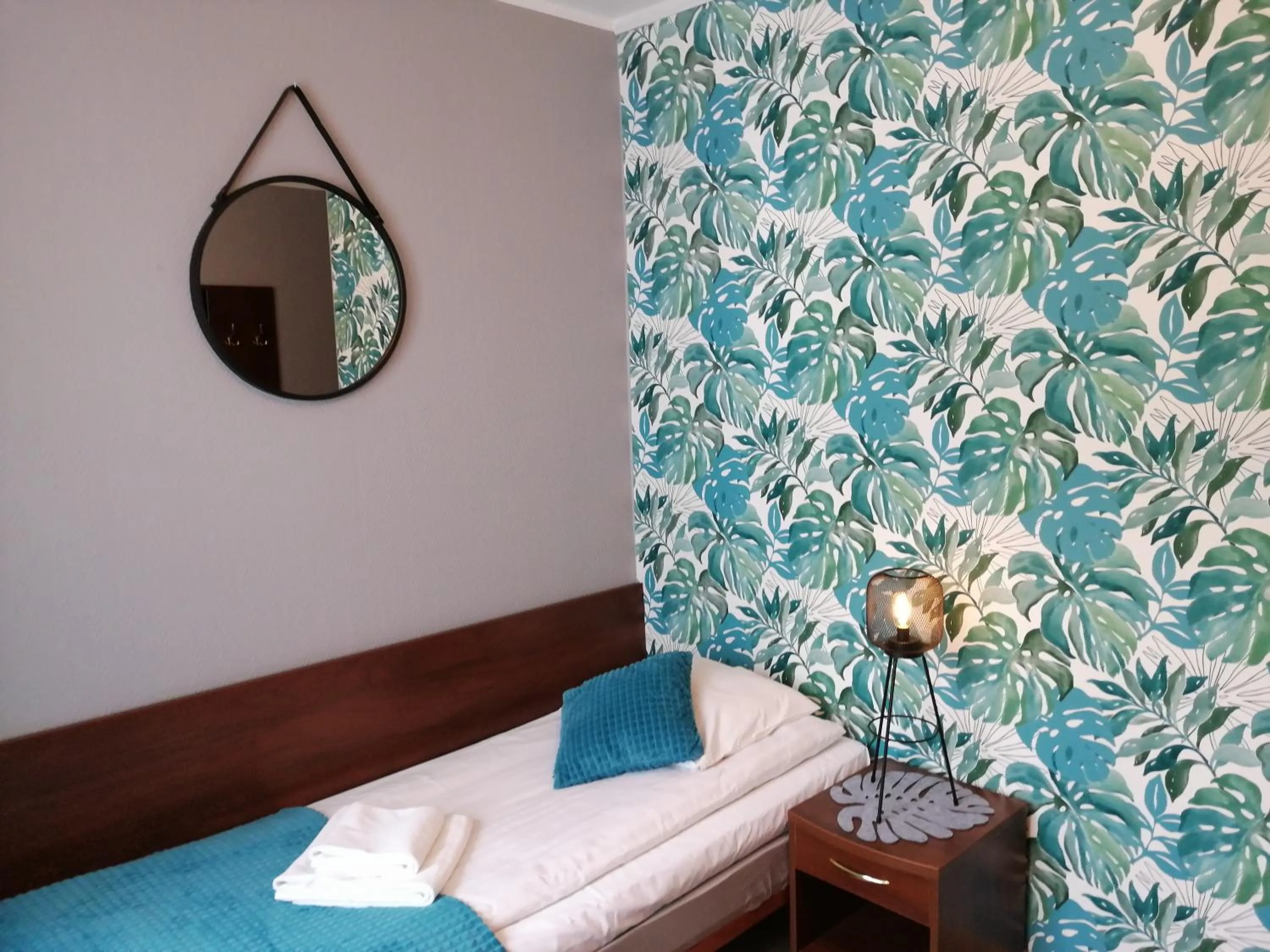 Bed in Platinum