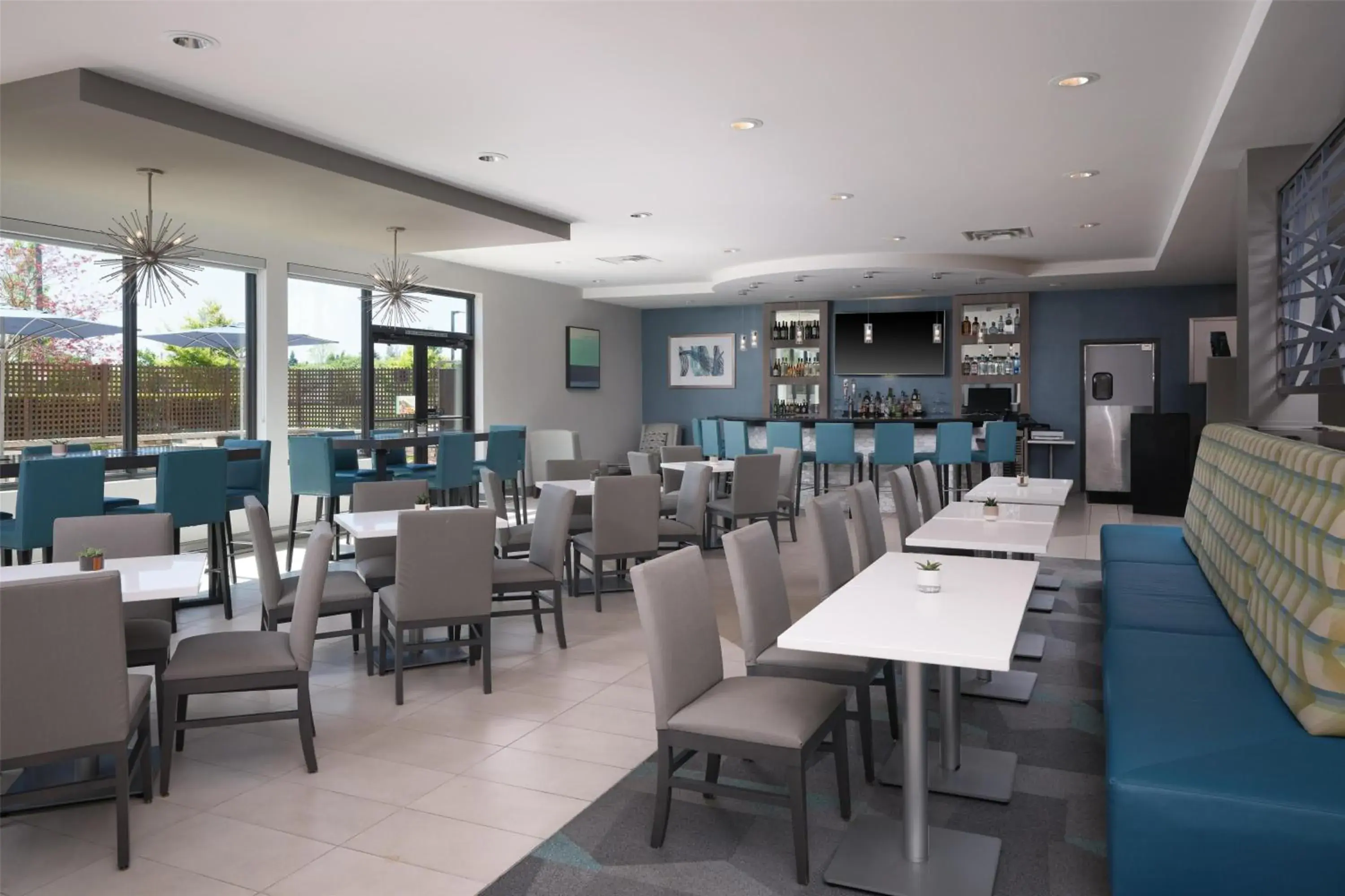 Lounge or bar in Best Western Premier Hotel at Fisher's Landing Lounge or bar in Best Western Premier Hotel at Fisher's Landing