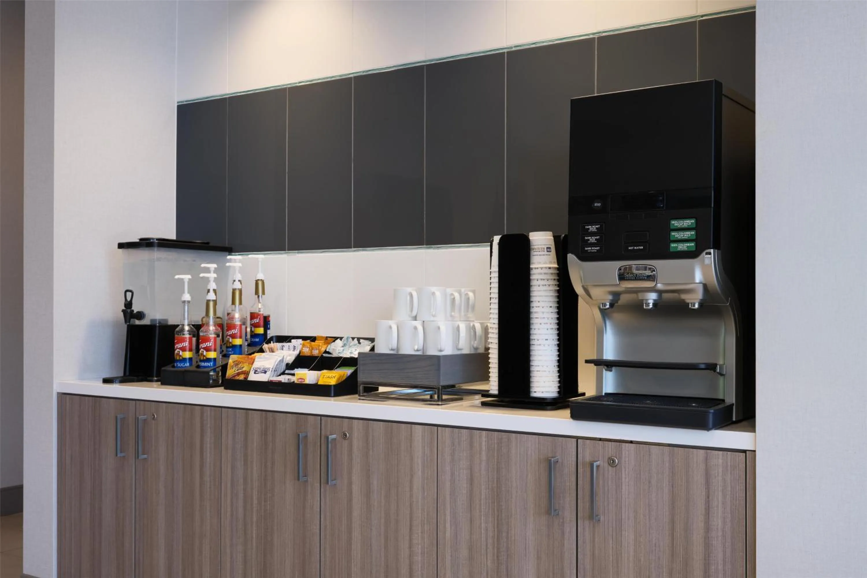 Property building in Best Western Premier Hotel at Fisher's Landing