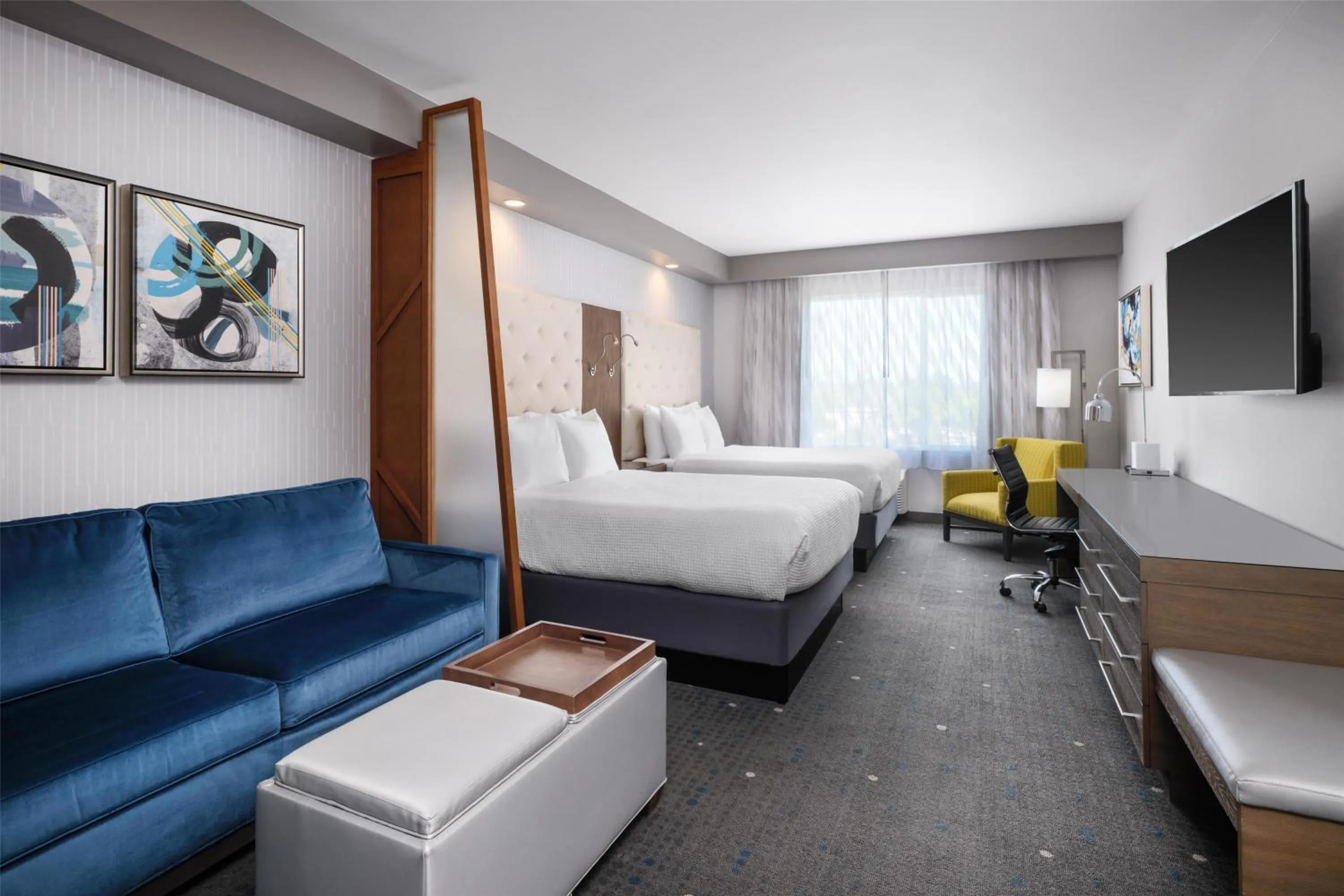 Bedroom, Bed in Best Western Premier Hotel at Fisher's Landing