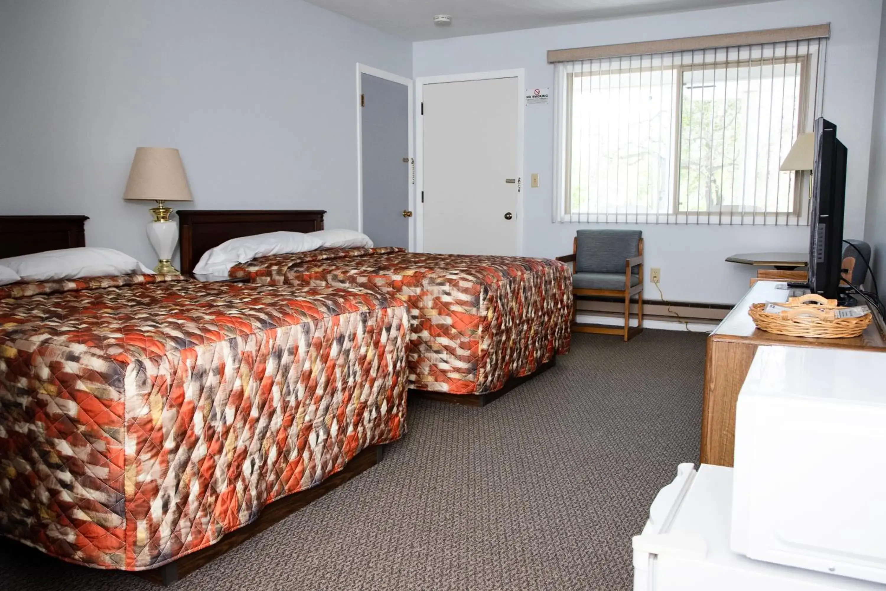 Standard Double Room with Two Double Beds in Starlite Motel Standard Double Room with Two Double Beds in Starlite Motel