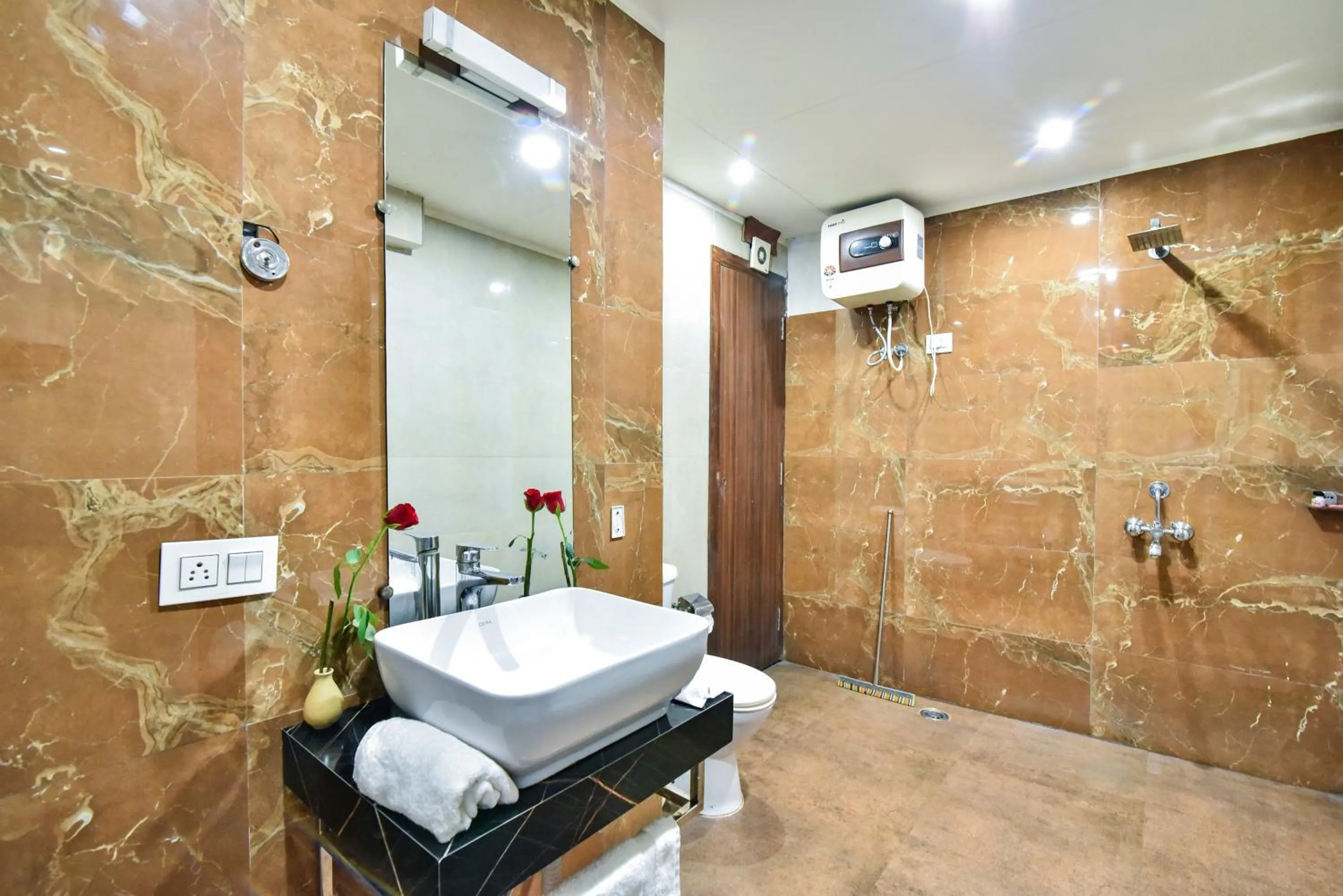 Bathroom in Pinaz Royale