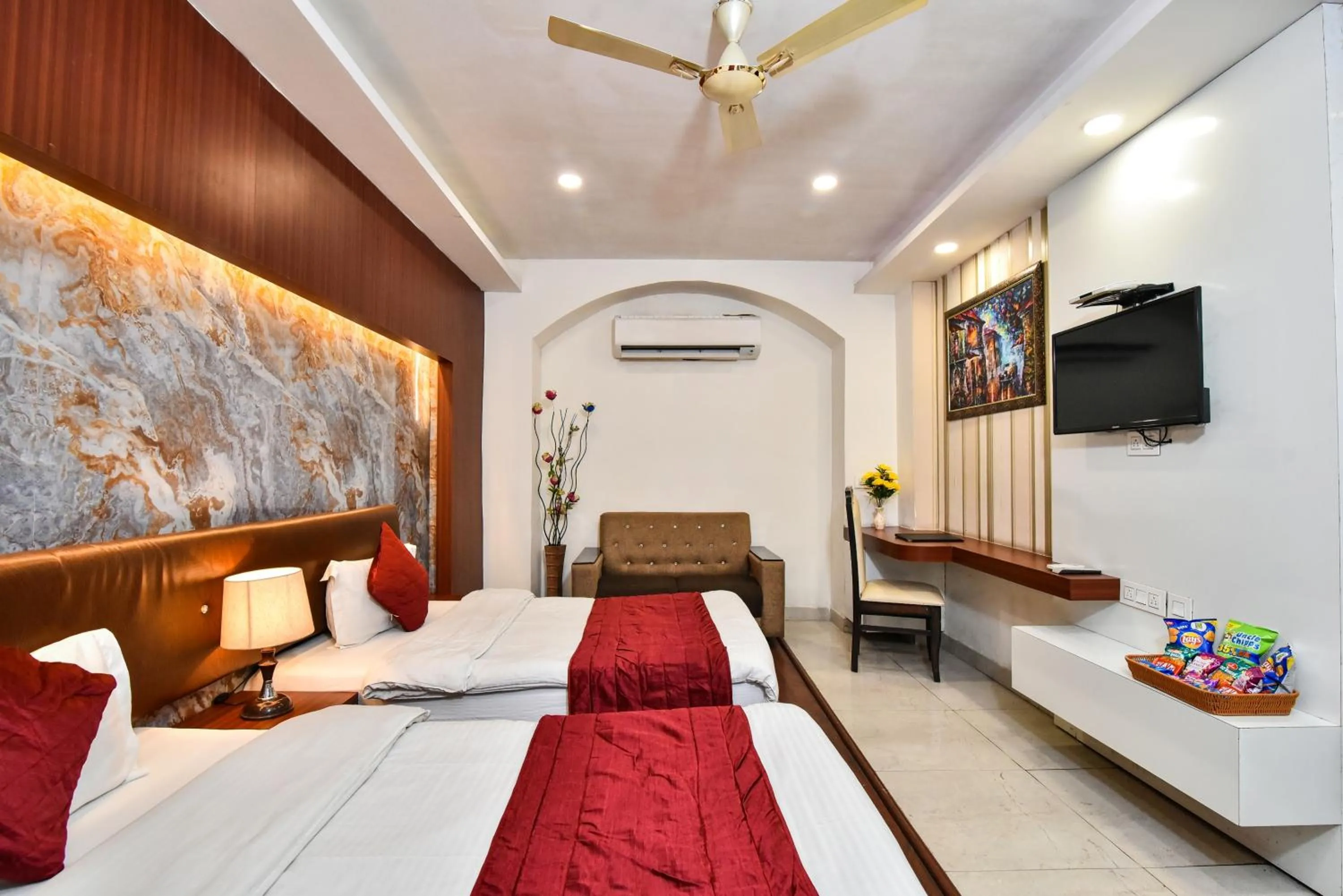 Bedroom, Bed in Pinaz Royale